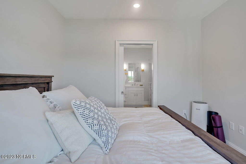 10 Grace Street, 703