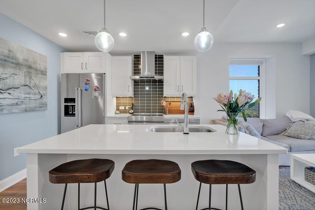 10 Grace Street, 703