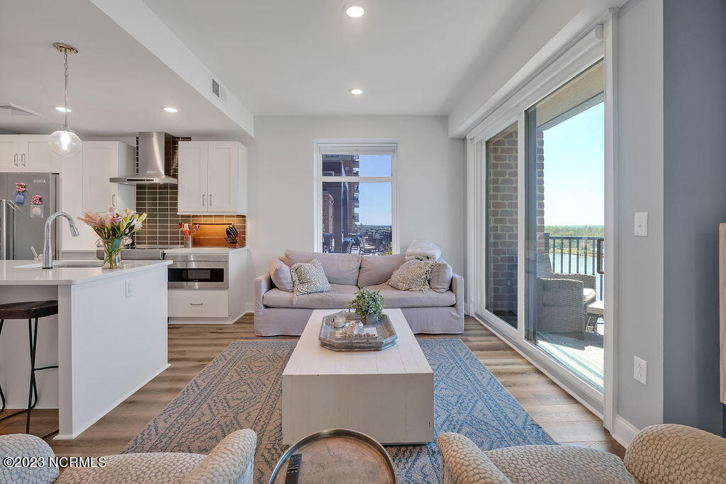 10 Grace Street, 703