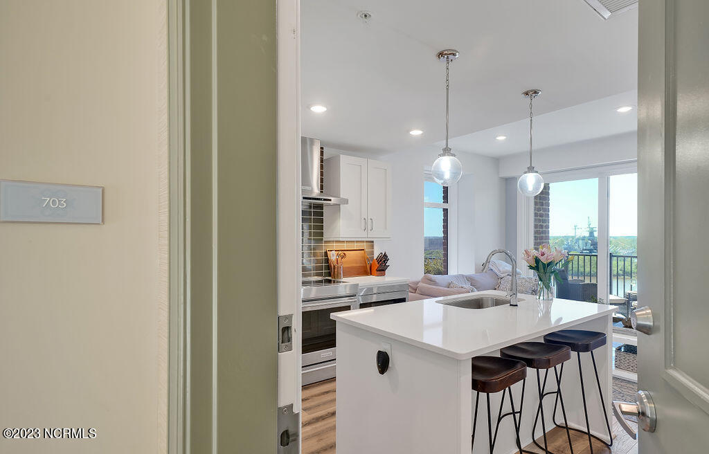 10 Grace Street, 703