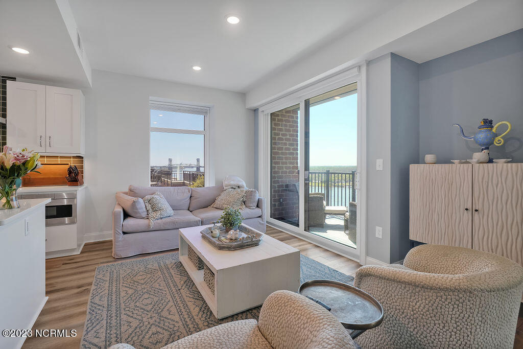 10 Grace Street, 703