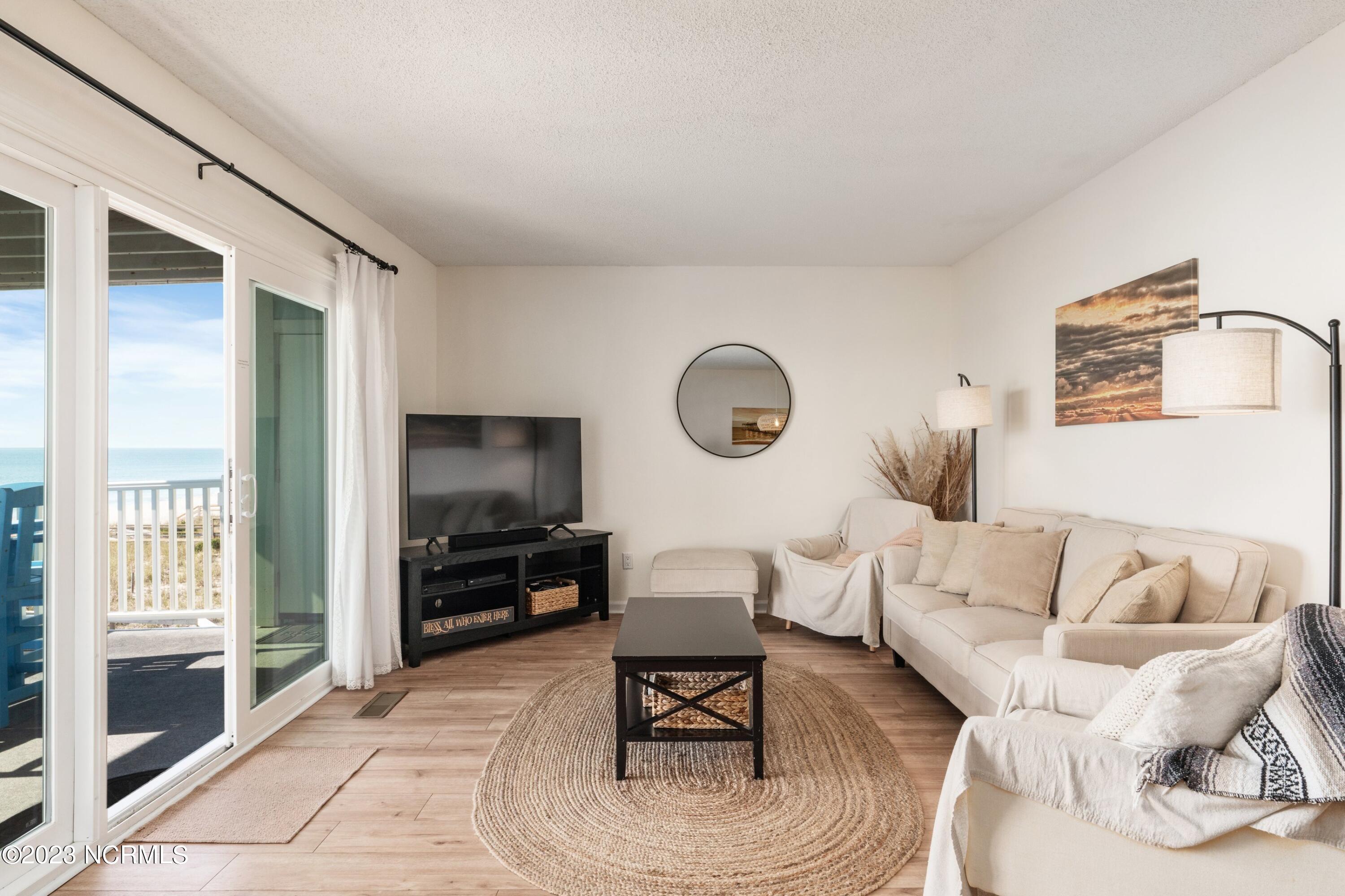 1423 S Lake Park Boulevard, 2b