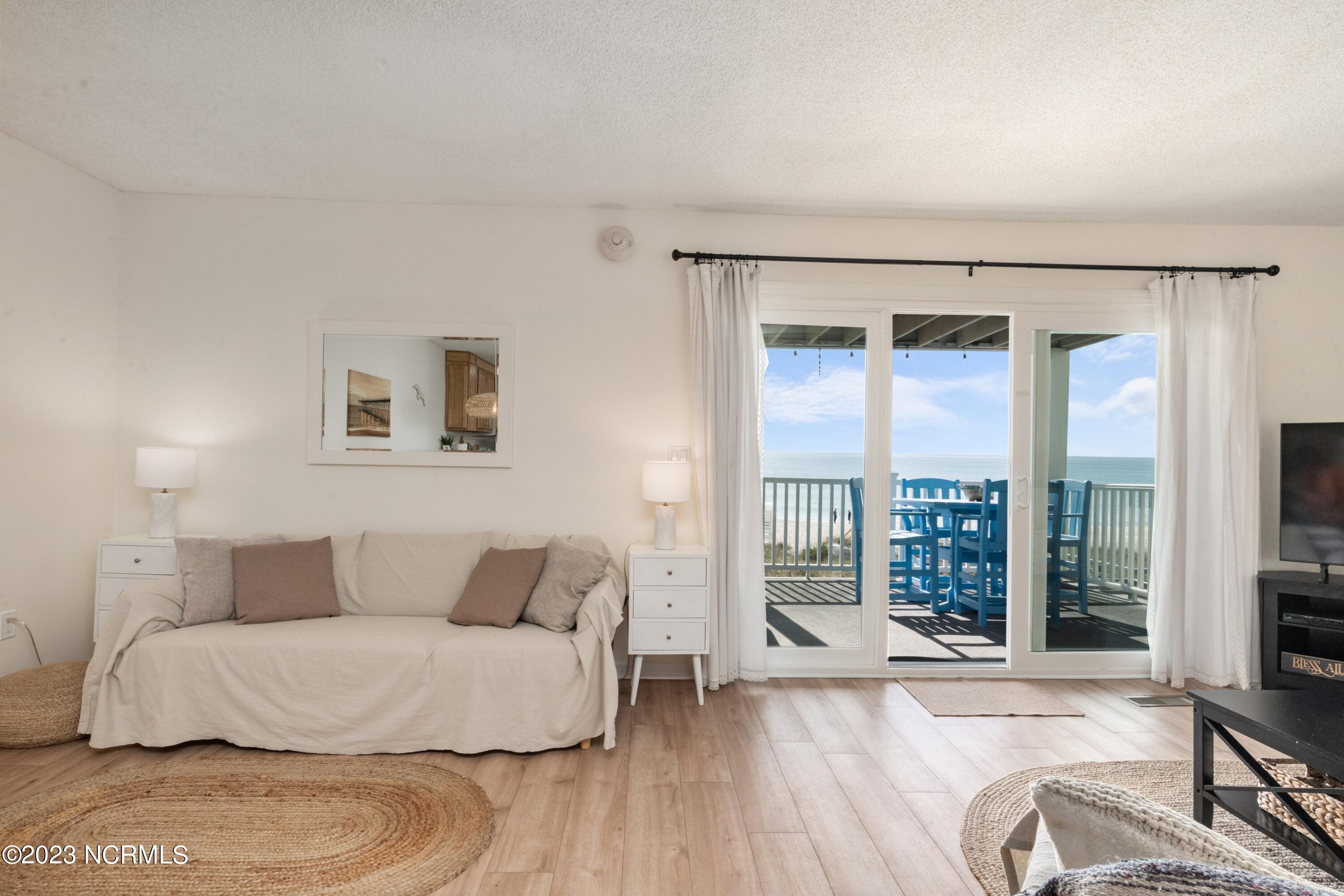 1423 S Lake Park Boulevard, 2b