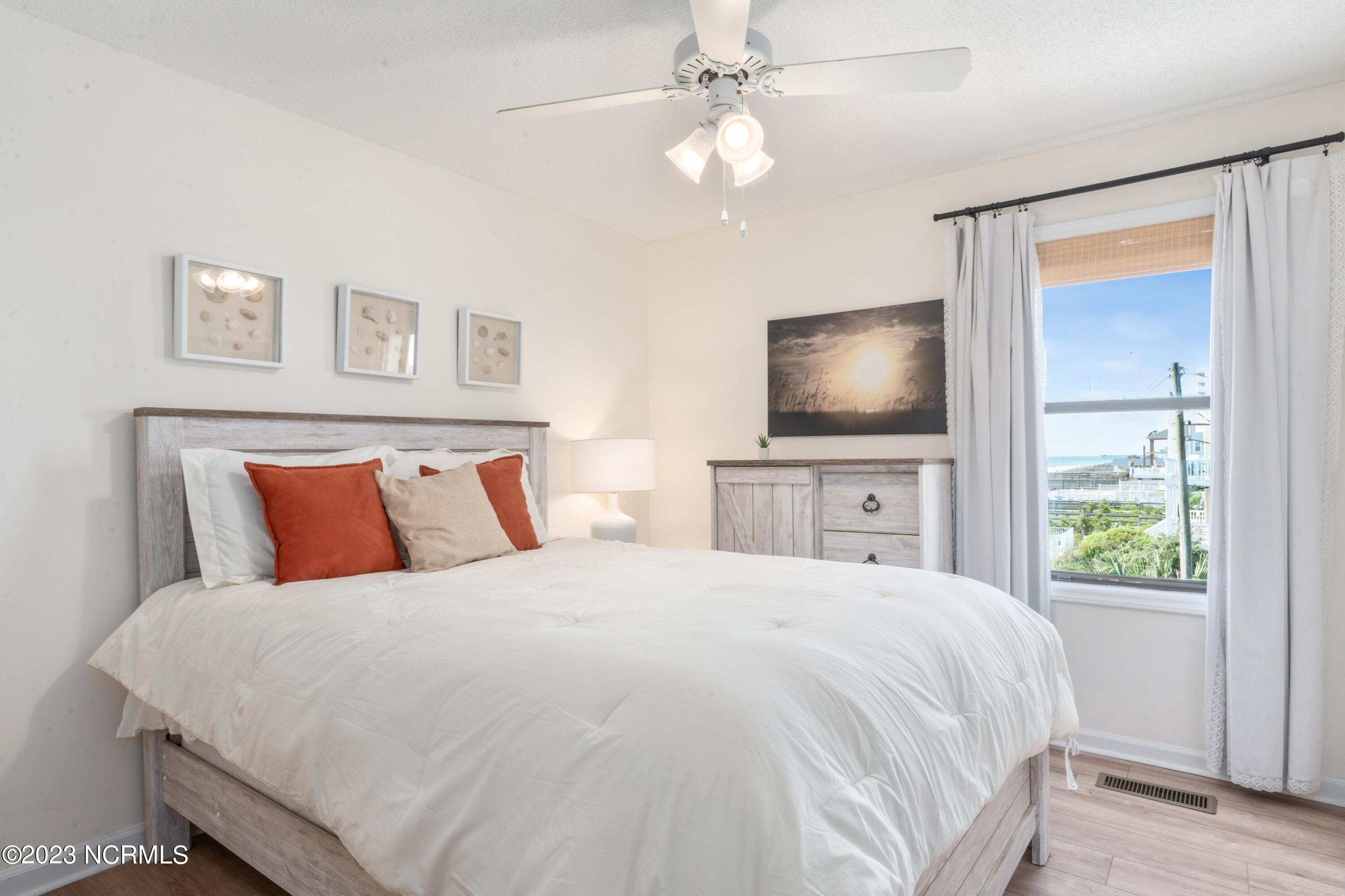 1423 S Lake Park Boulevard, 2b