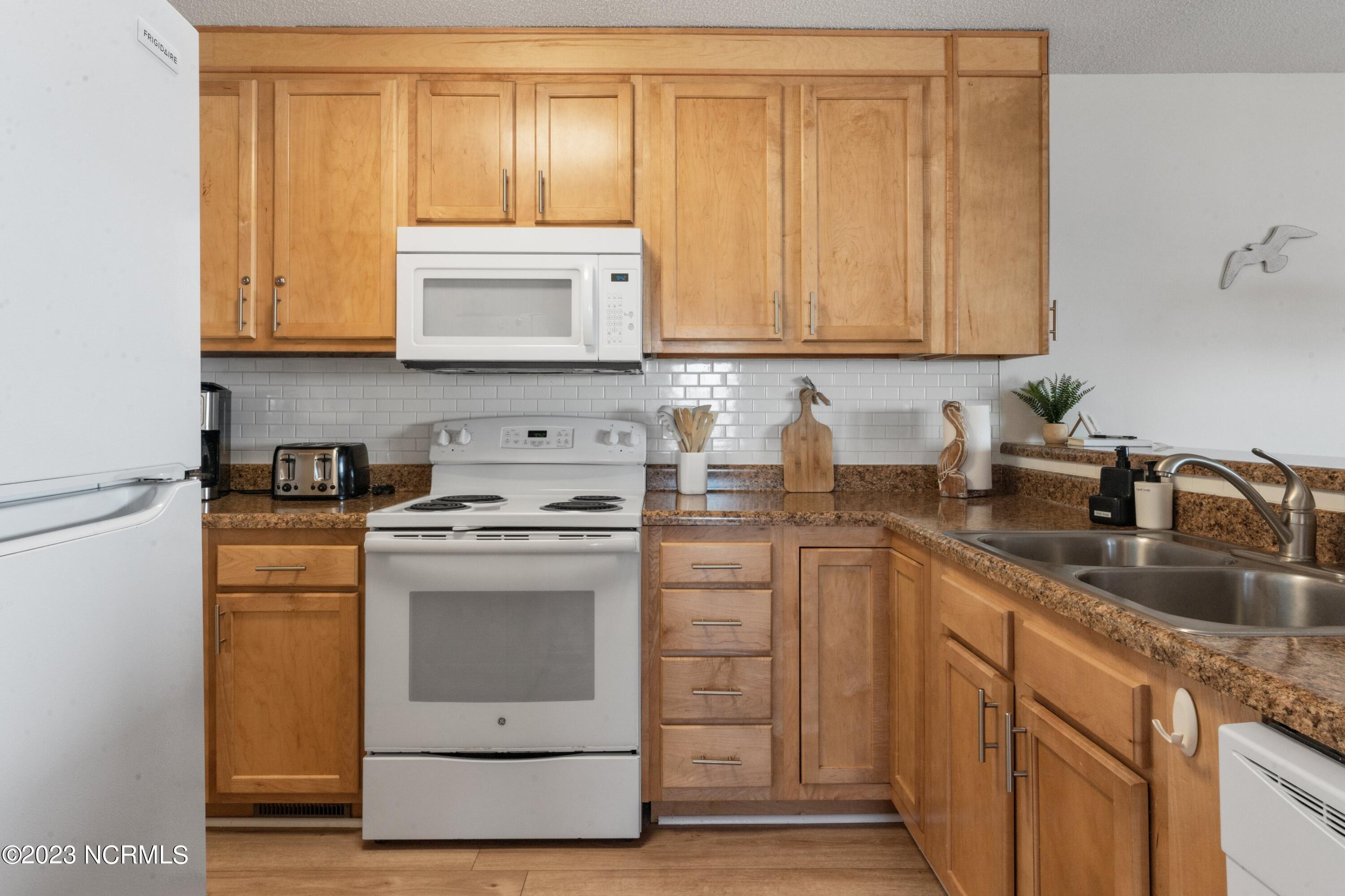 1423 S Lake Park Boulevard, 2b