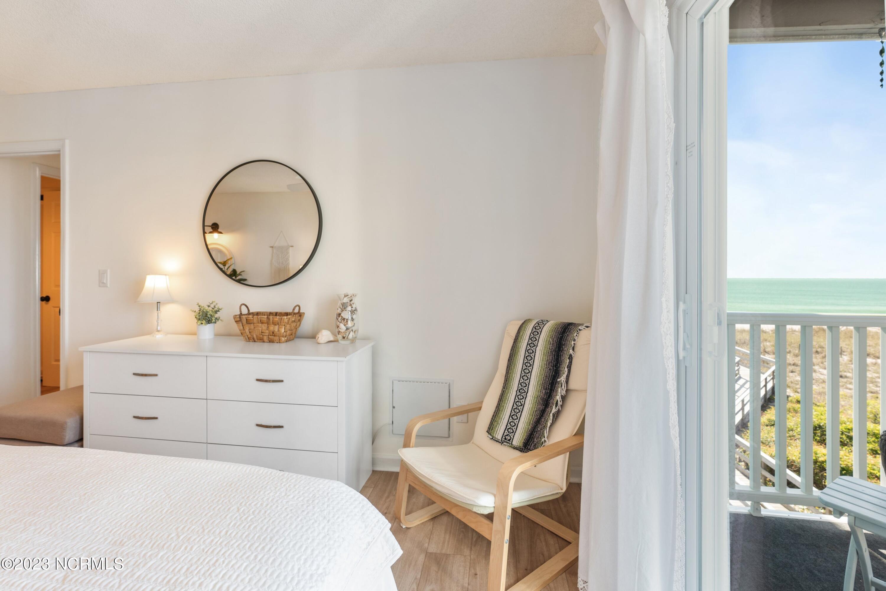 1423 S Lake Park Boulevard, 2b