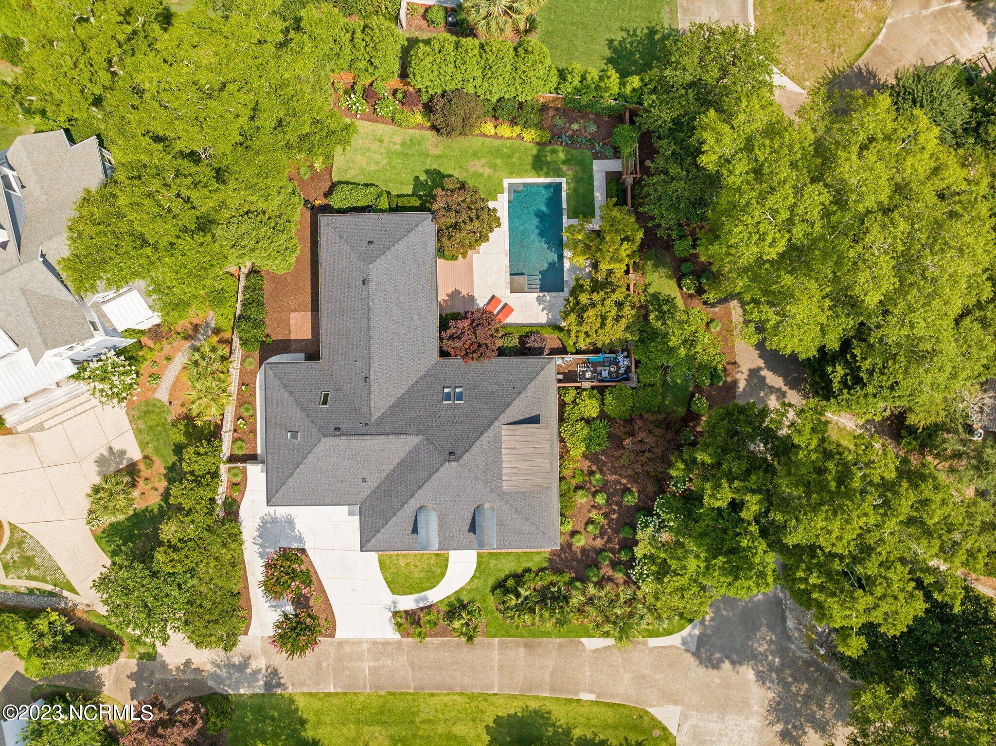 6909 Airlie Oaks Lane