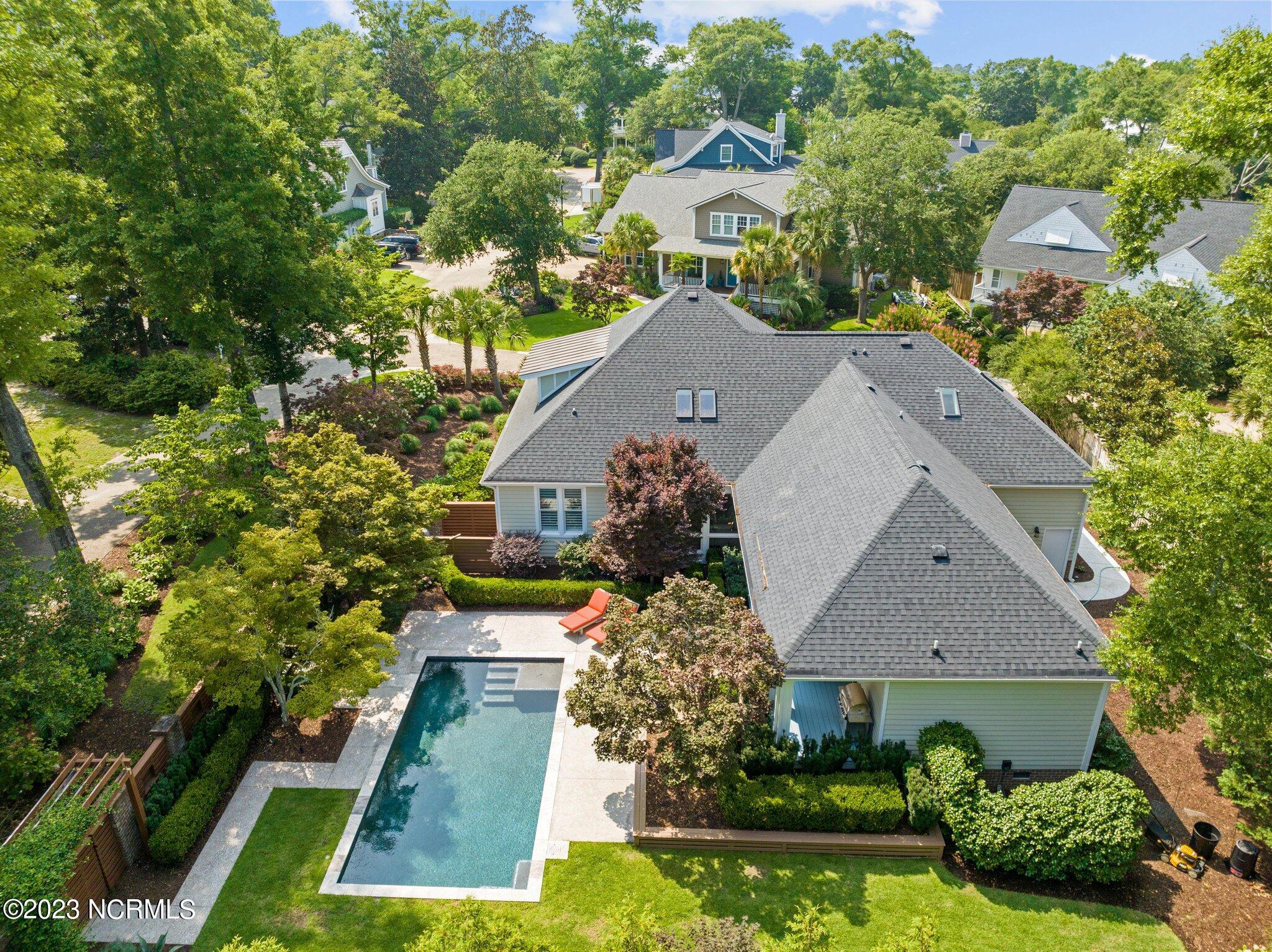 6909 Airlie Oaks Lane