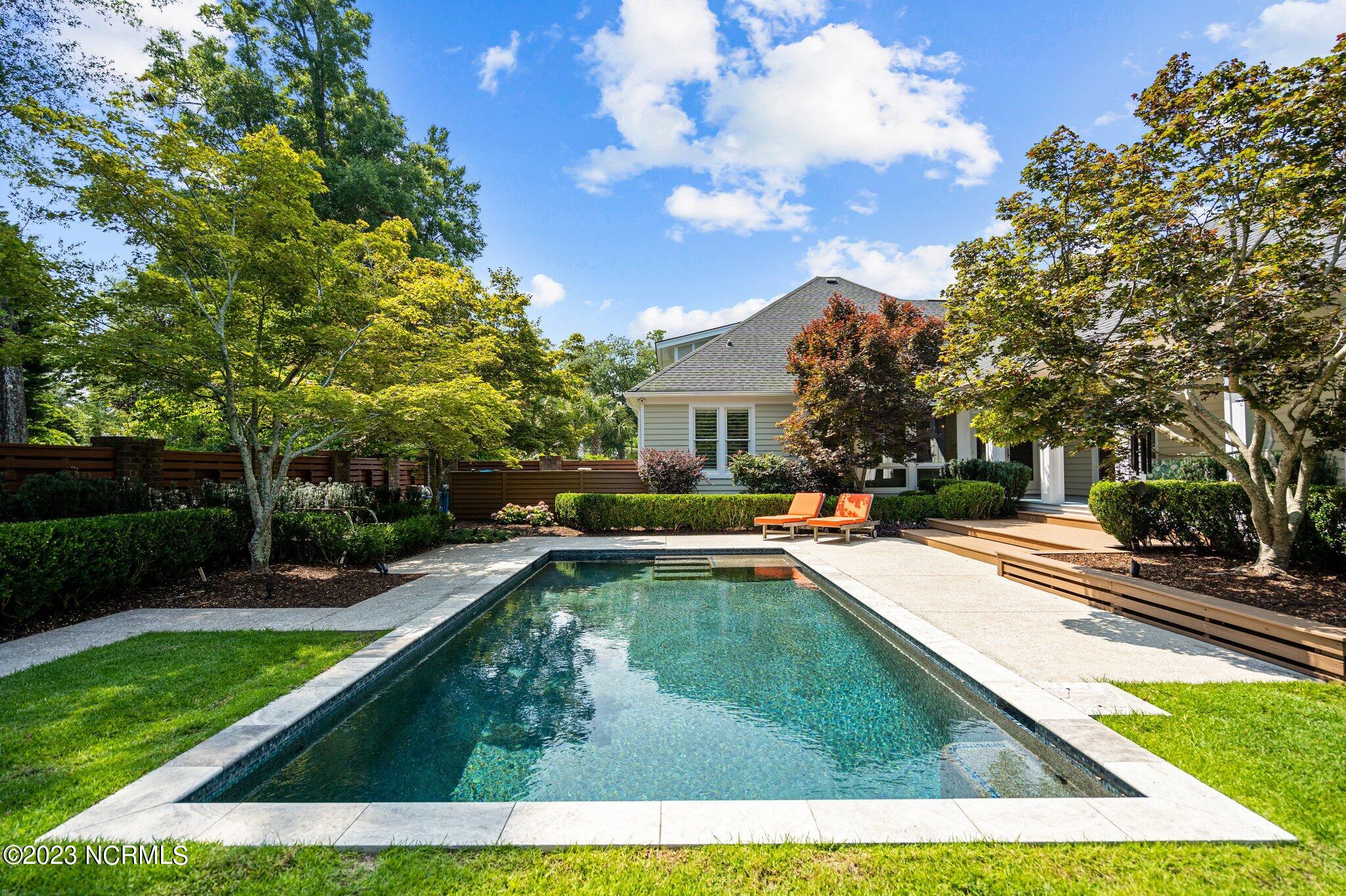 6909 Airlie Oaks Lane