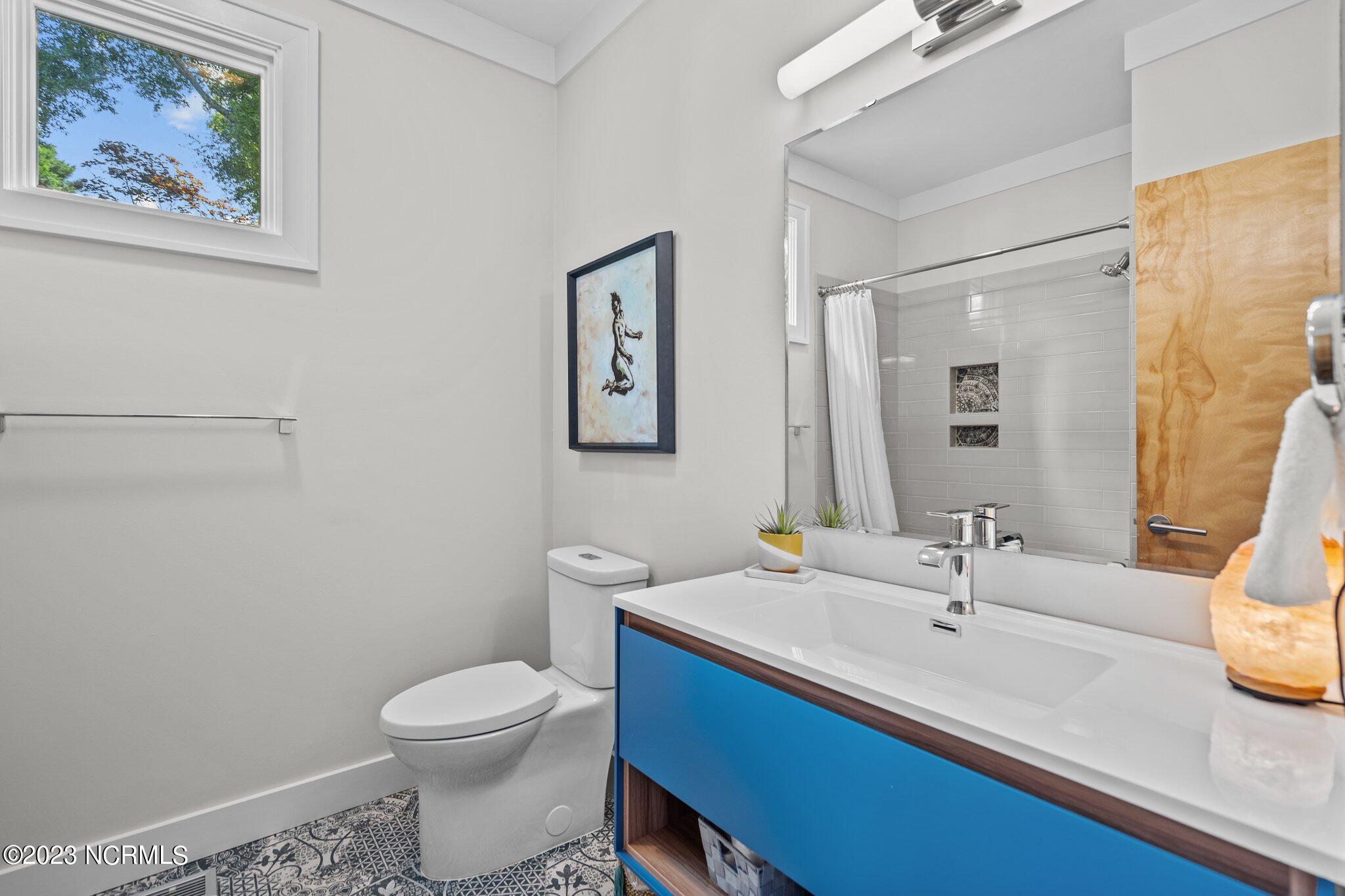 6909 Airlie Oaks Lane