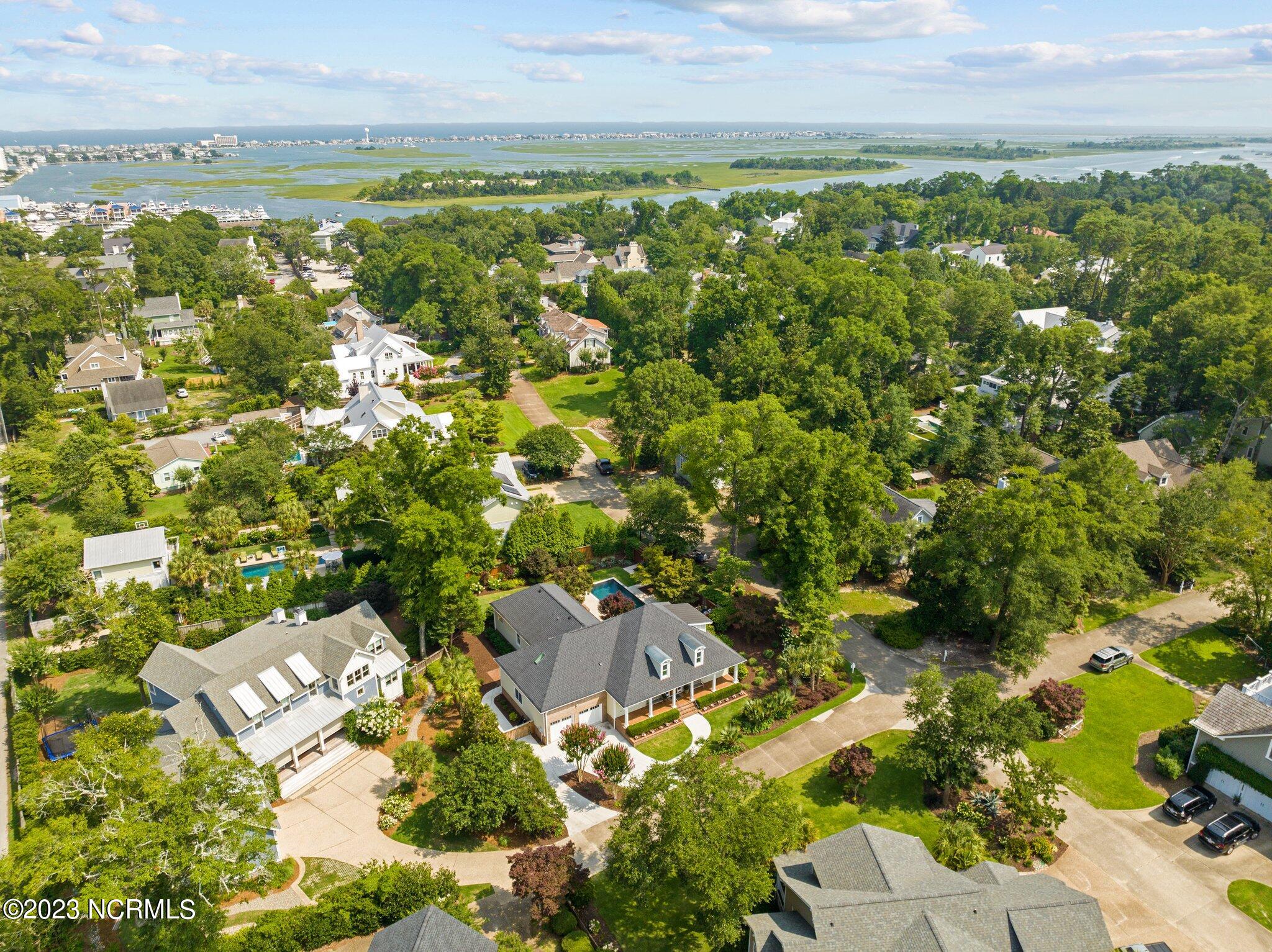 6909 Airlie Oaks Lane