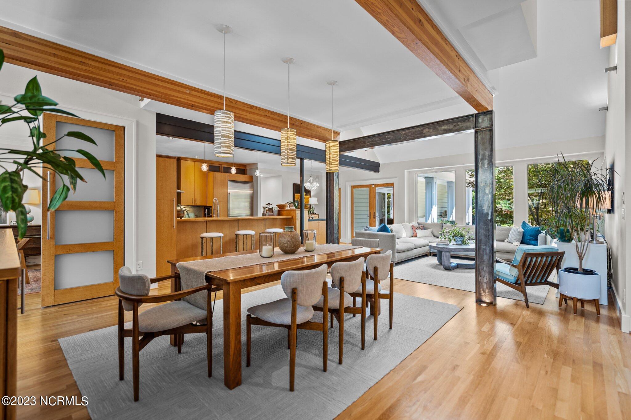 6909 Airlie Oaks Lane