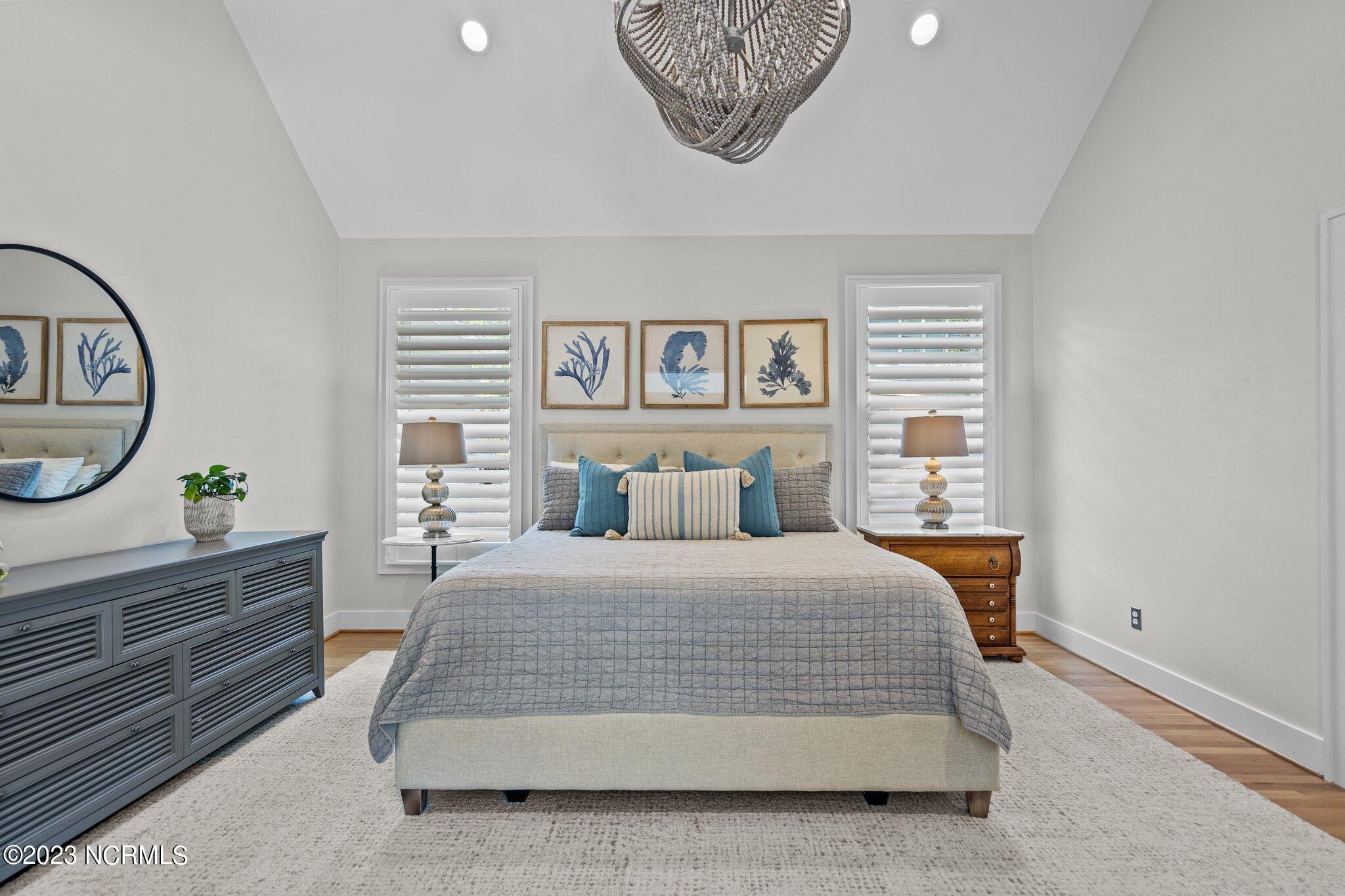 6909 Airlie Oaks Lane