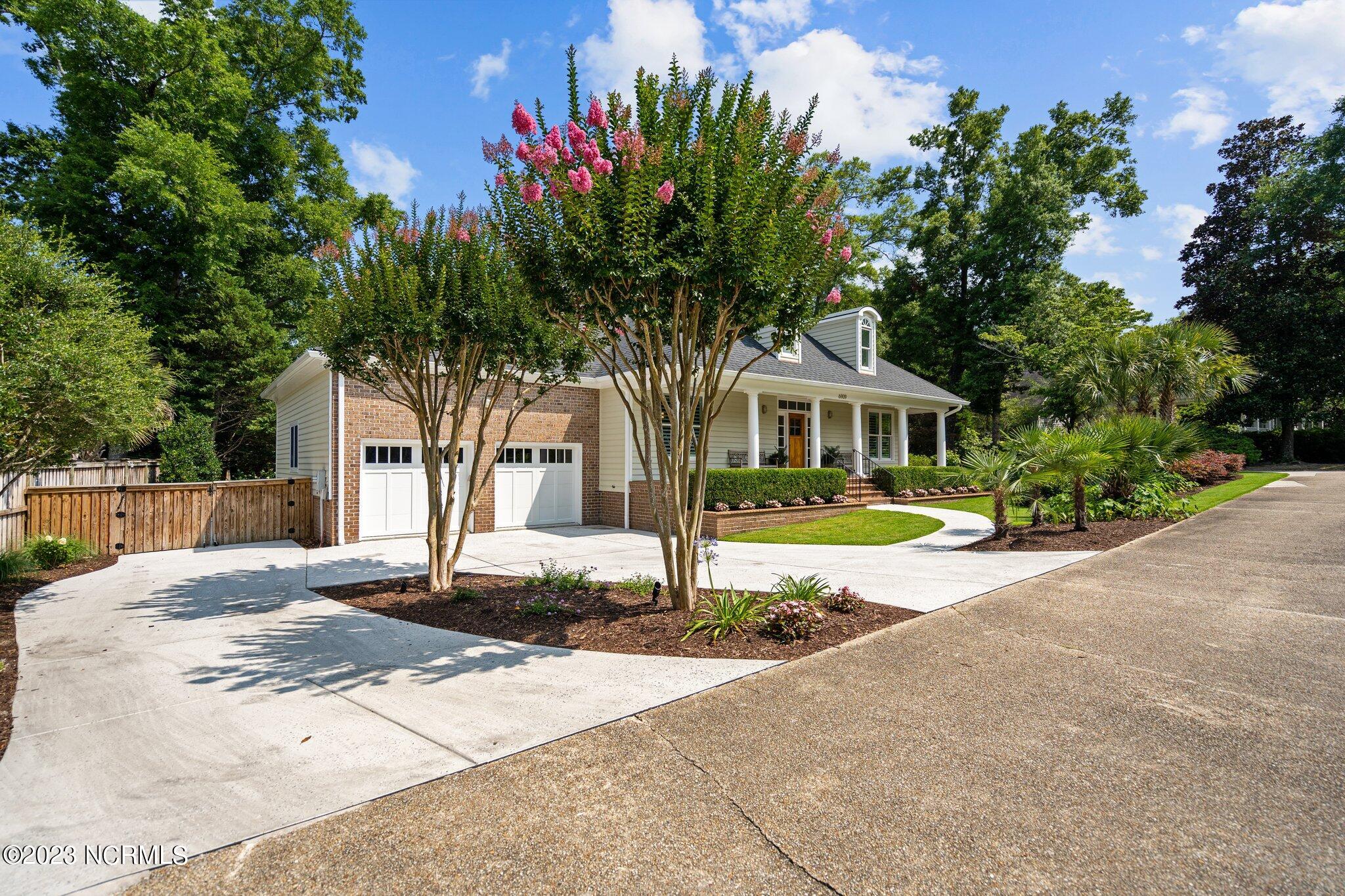 6909 Airlie Oaks Lane