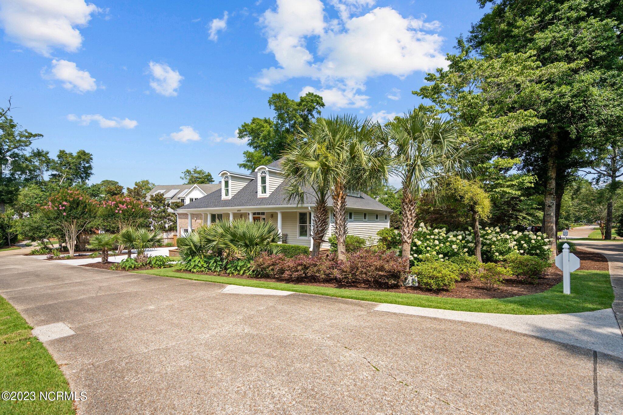 6909 Airlie Oaks Lane