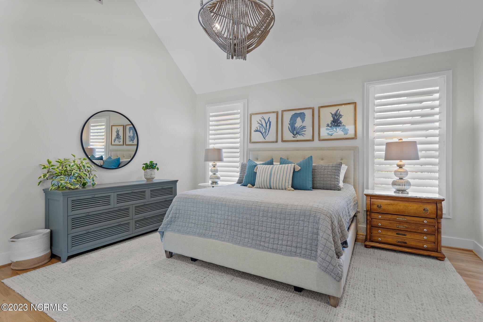 6909 Airlie Oaks Lane