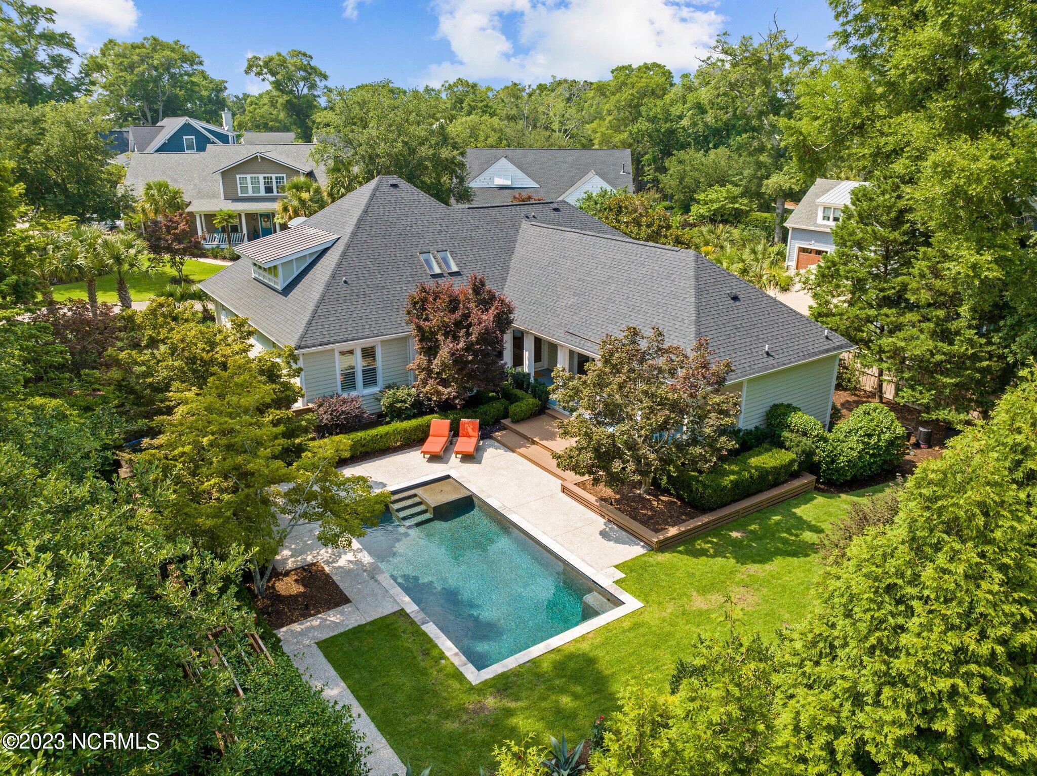 6909 Airlie Oaks Lane