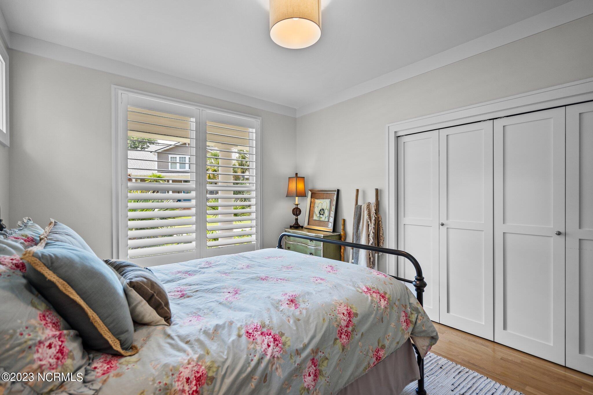 6909 Airlie Oaks Lane