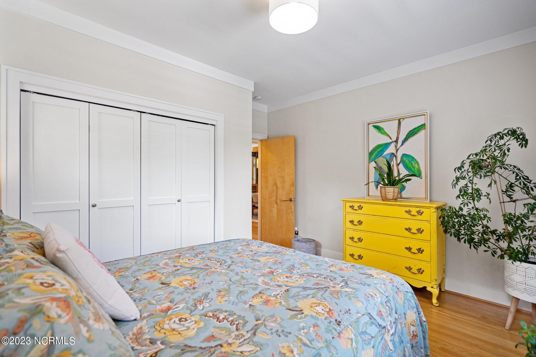 6909 Airlie Oaks Lane