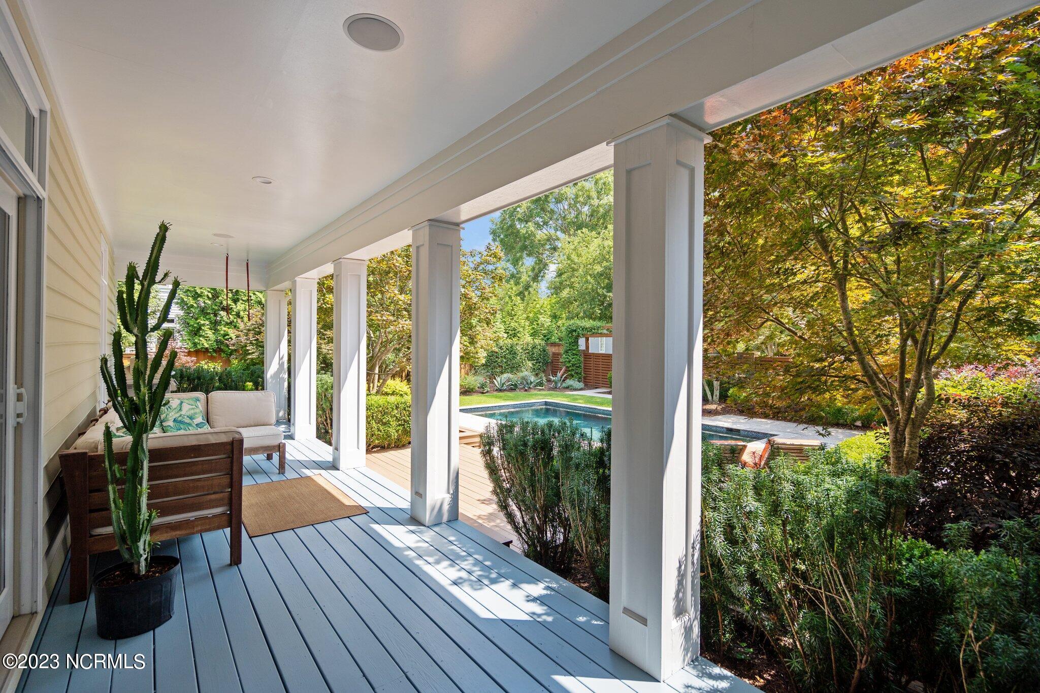 6909 Airlie Oaks Lane