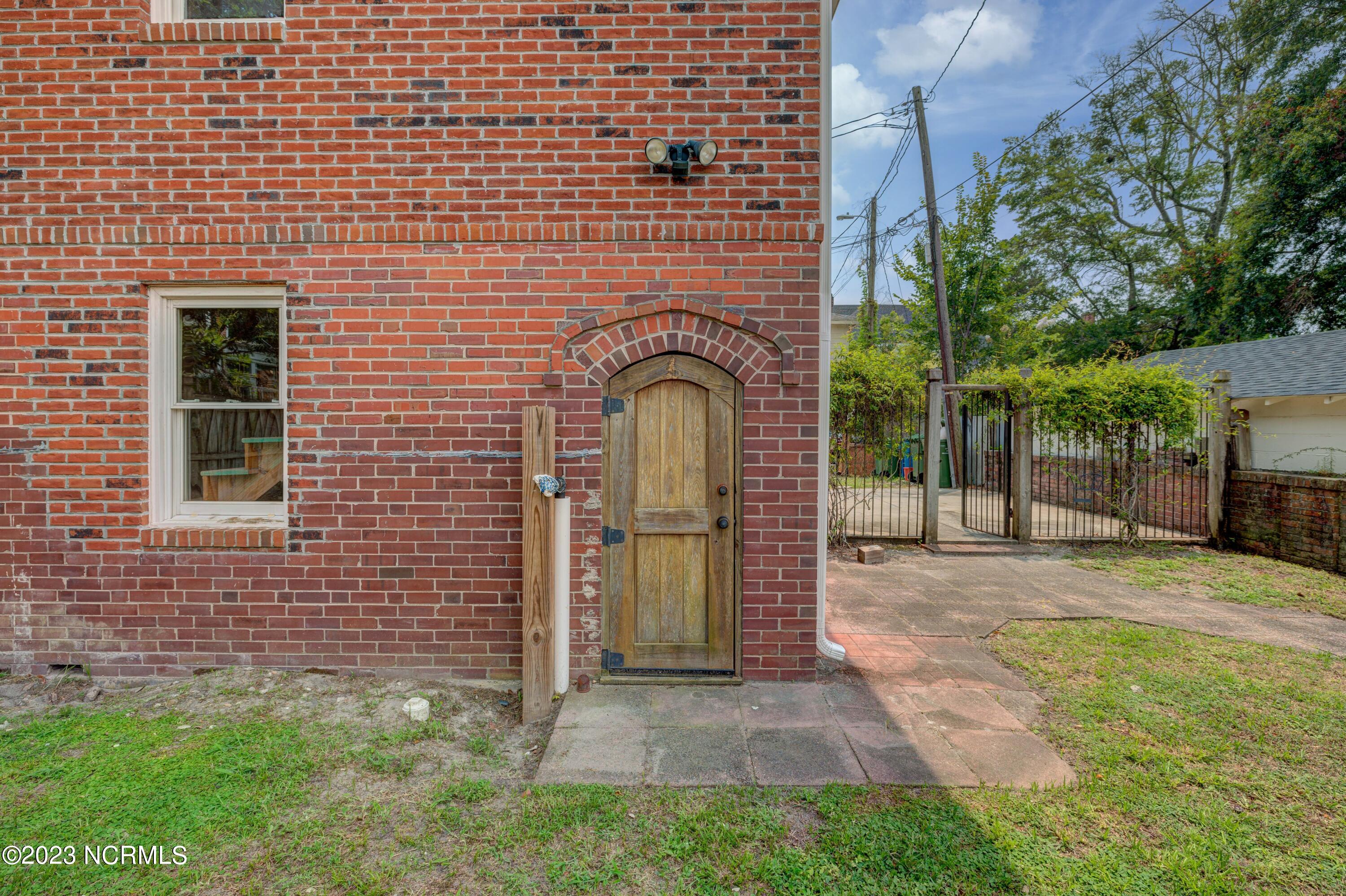 1506 Princess Street