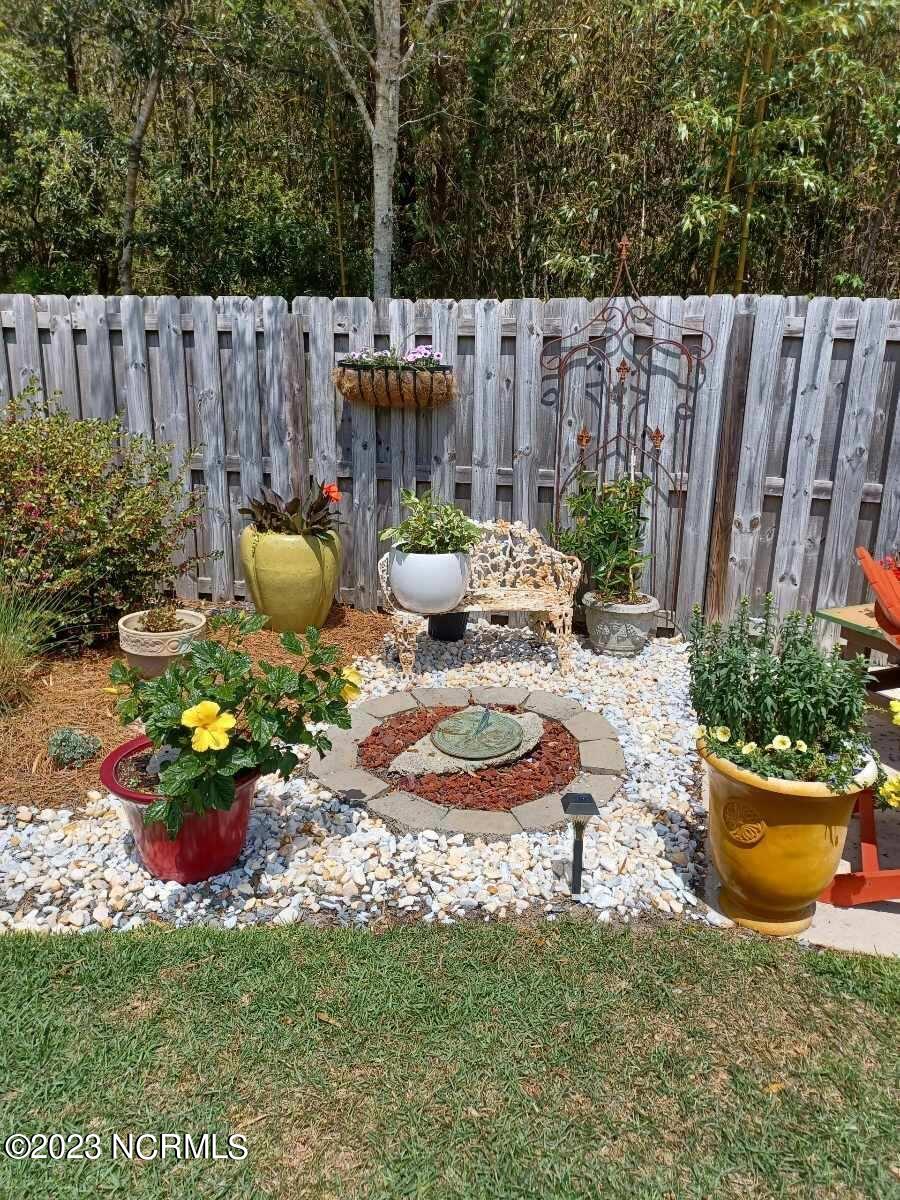 390 Southbend Court NE