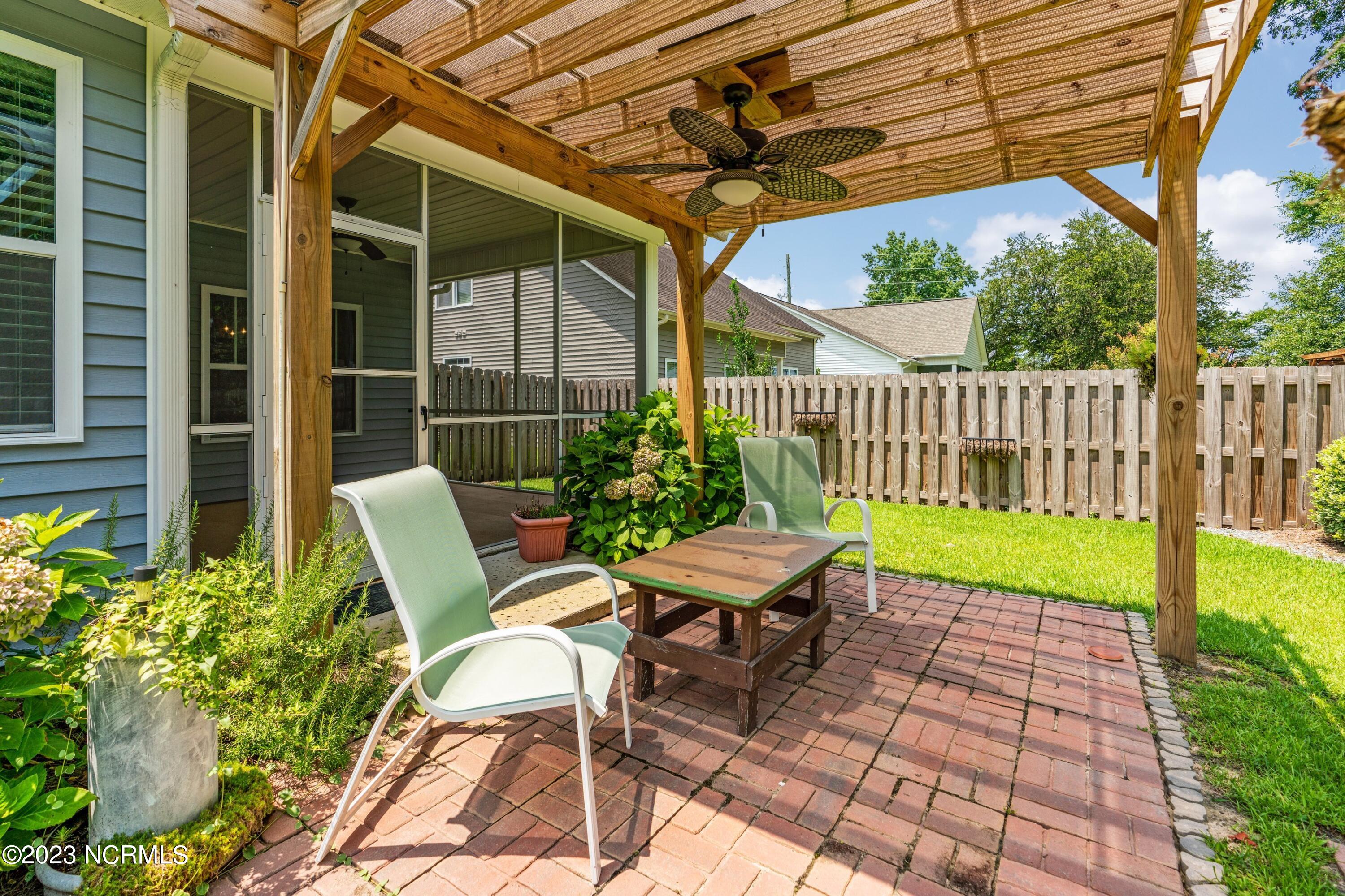 390 Southbend Court NE