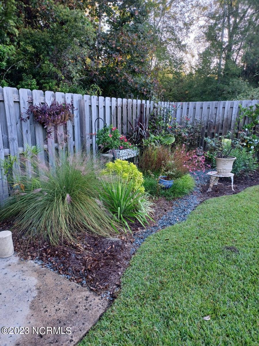 390 Southbend Court NE