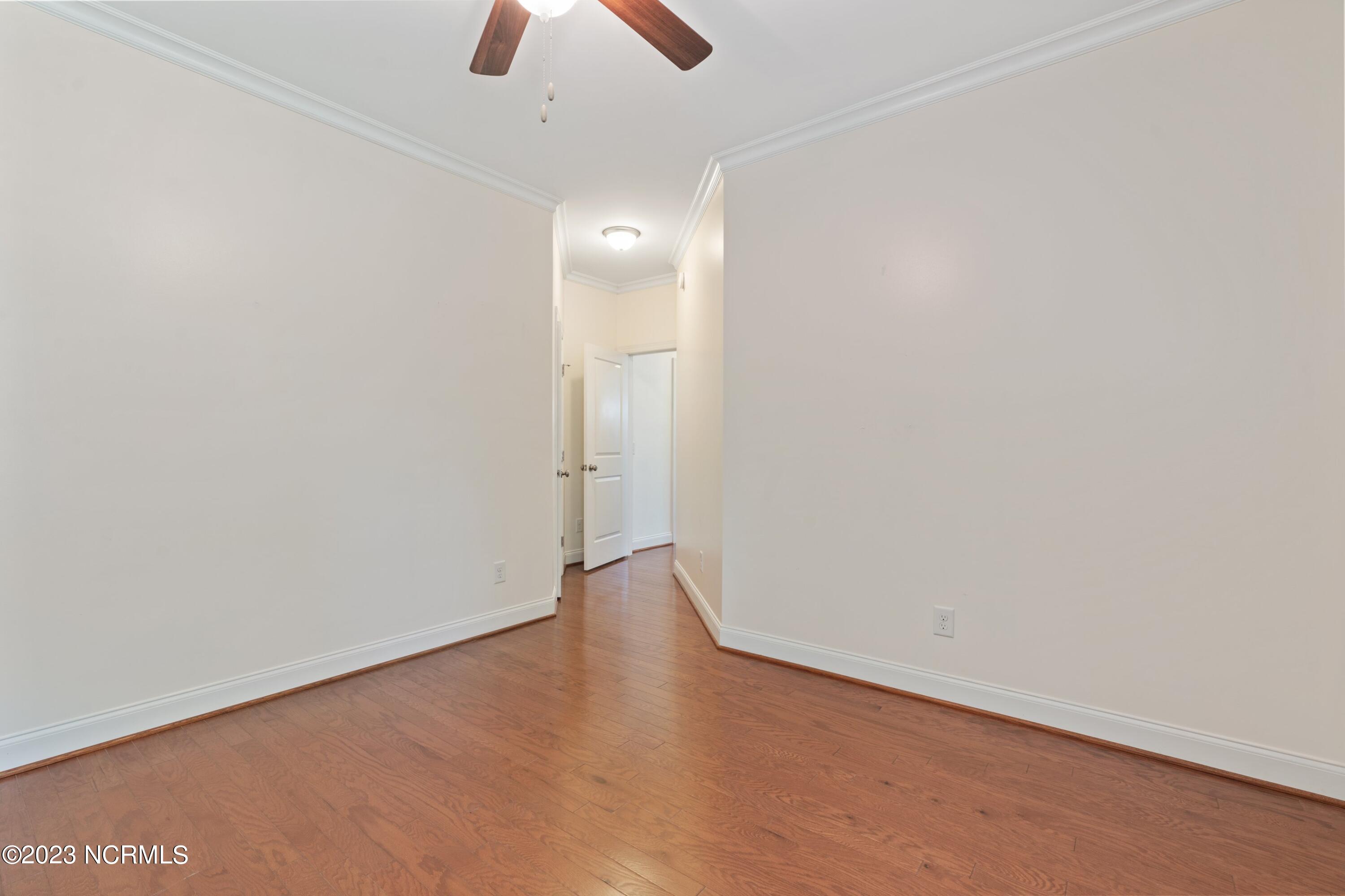 390 Southbend Court NE