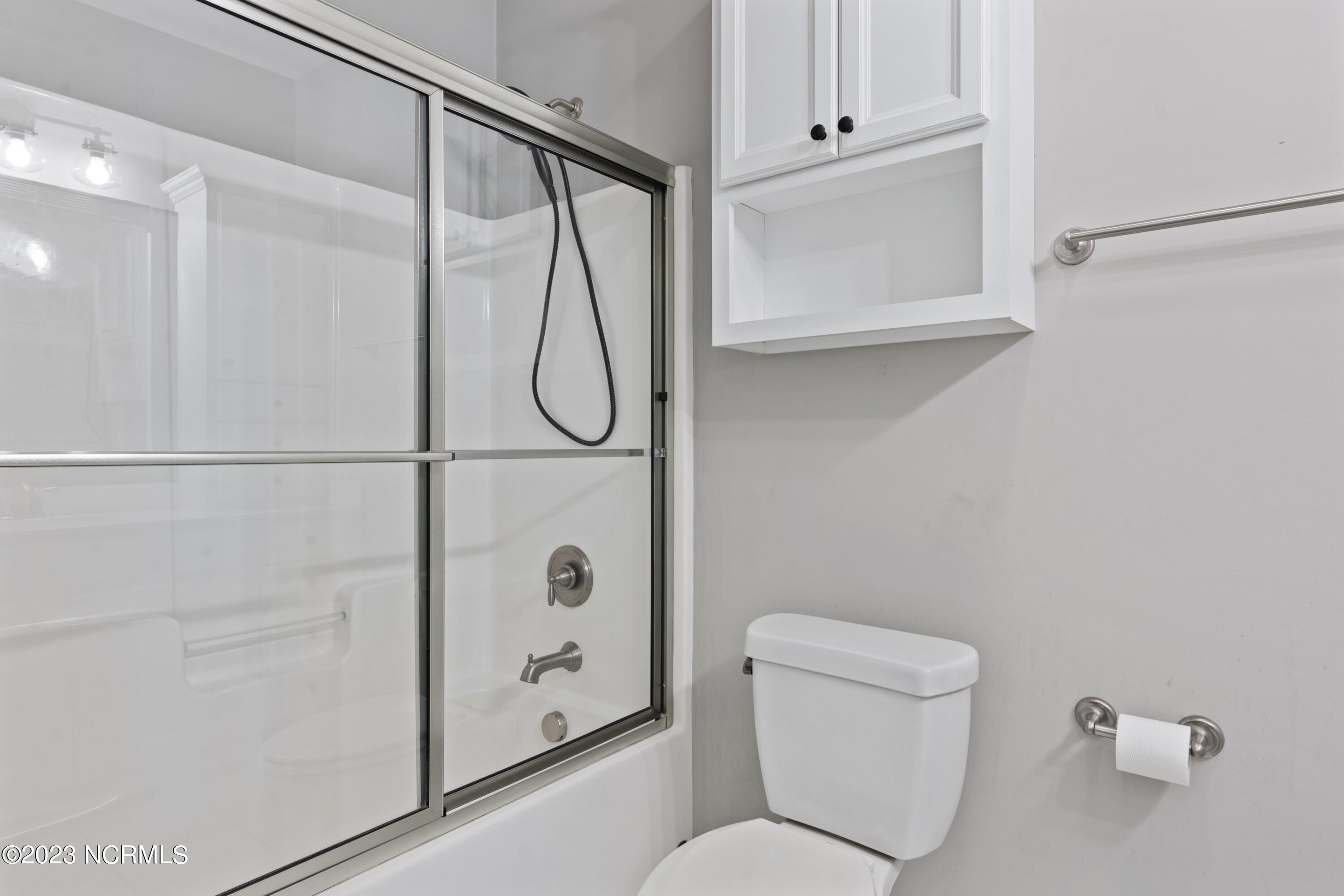 390 Southbend Court NE