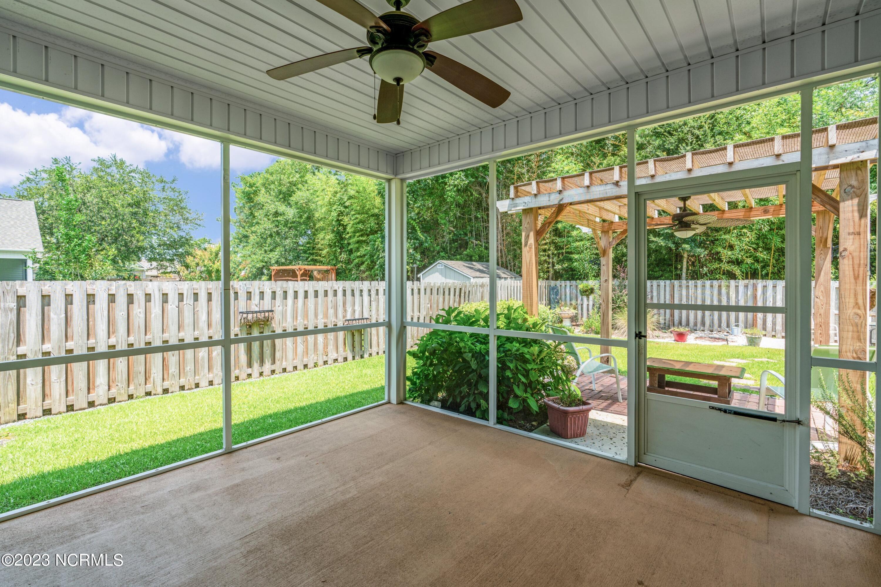 390 Southbend Court NE