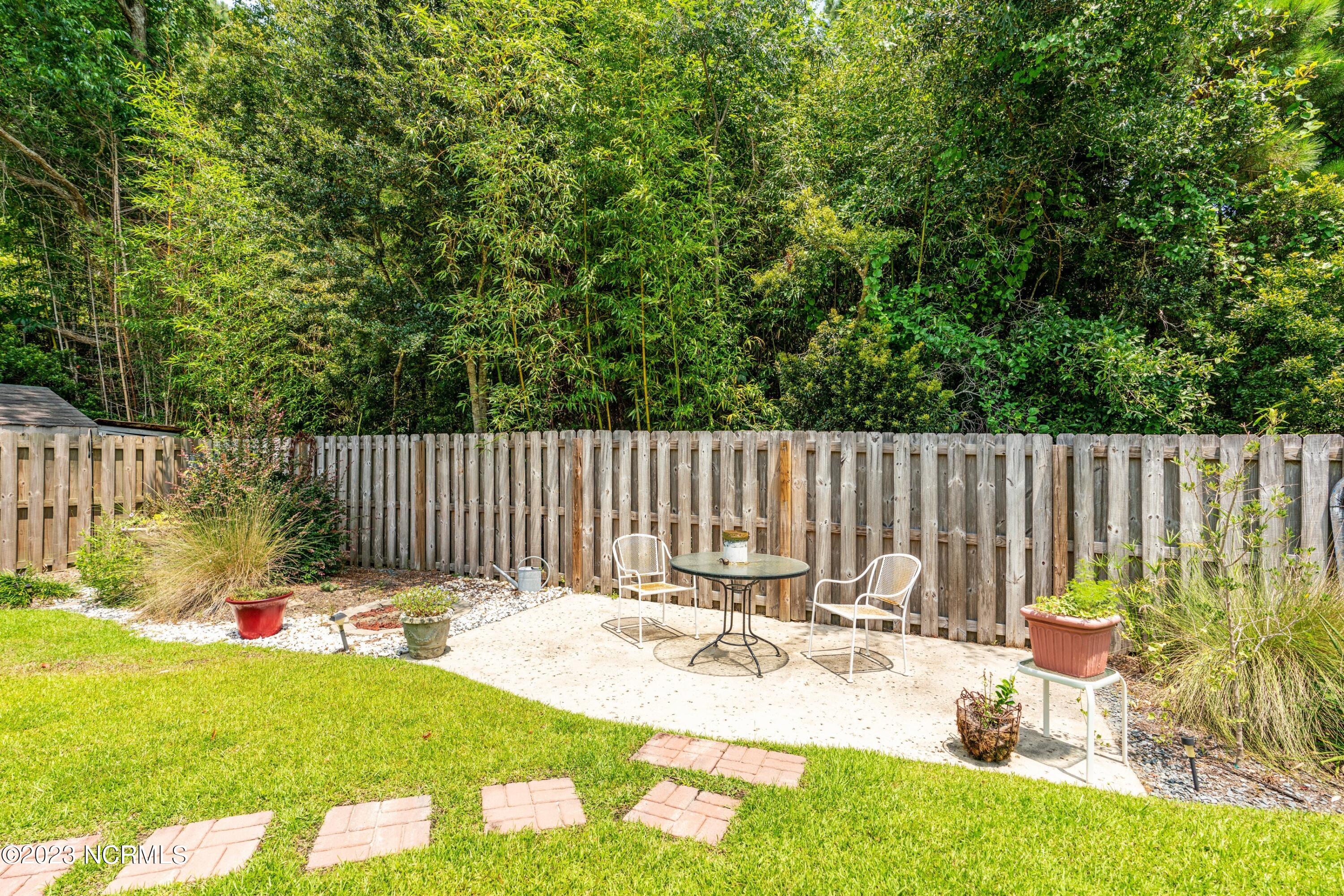 390 Southbend Court NE