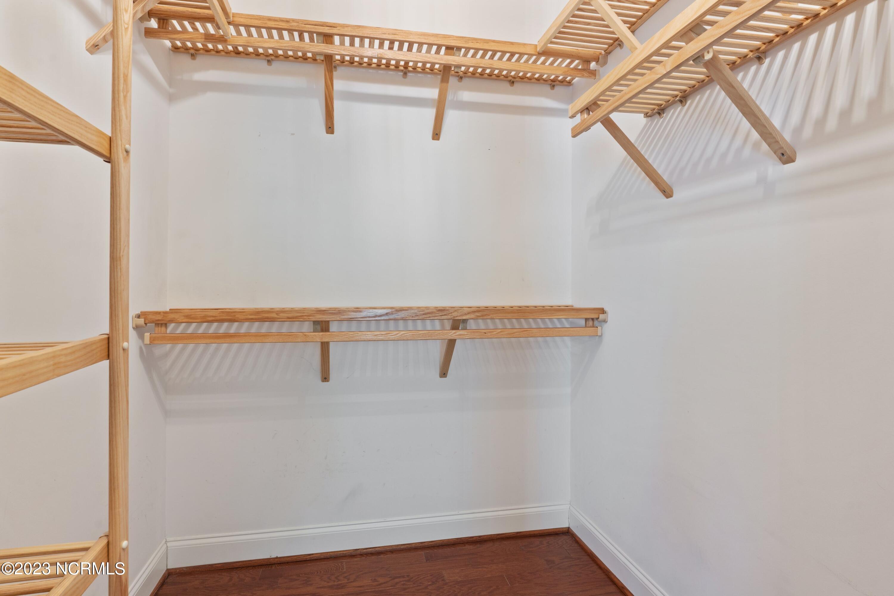 390 Southbend Court NE