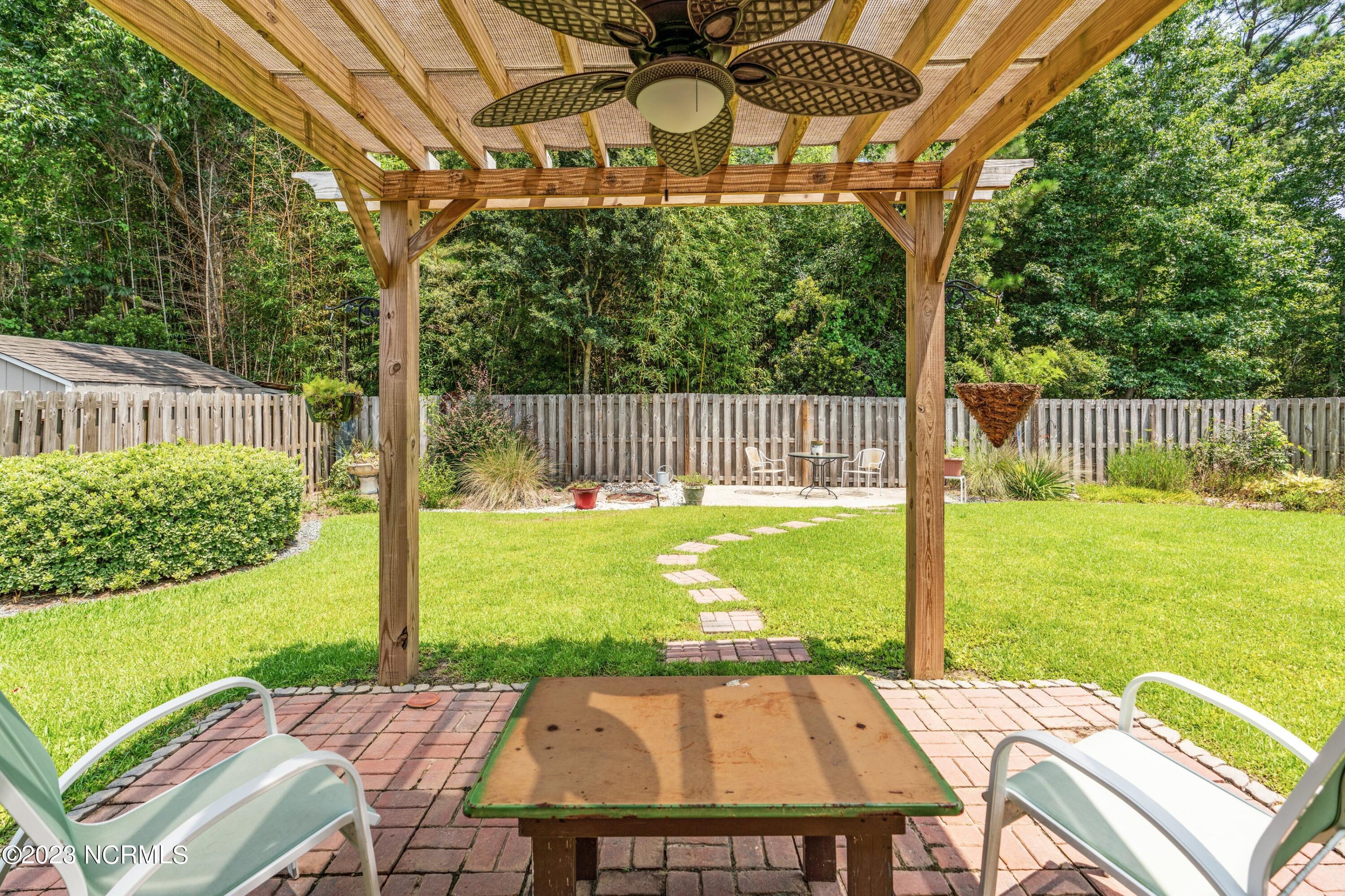 390 Southbend Court NE