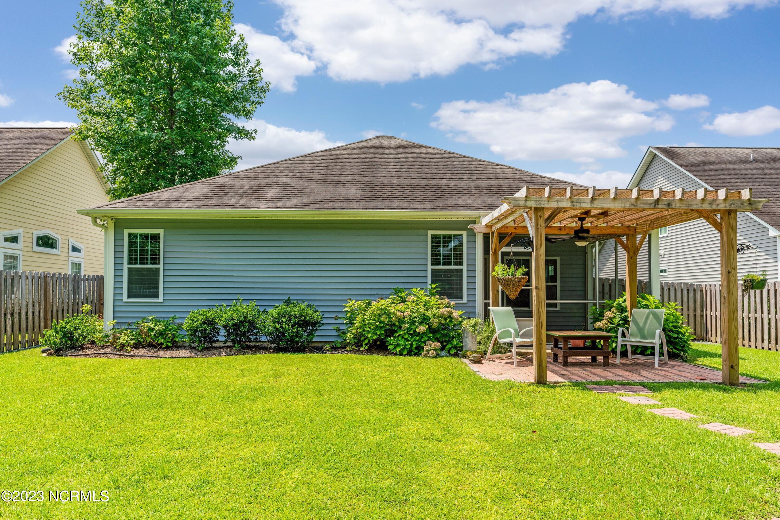 390 Southbend Court NE