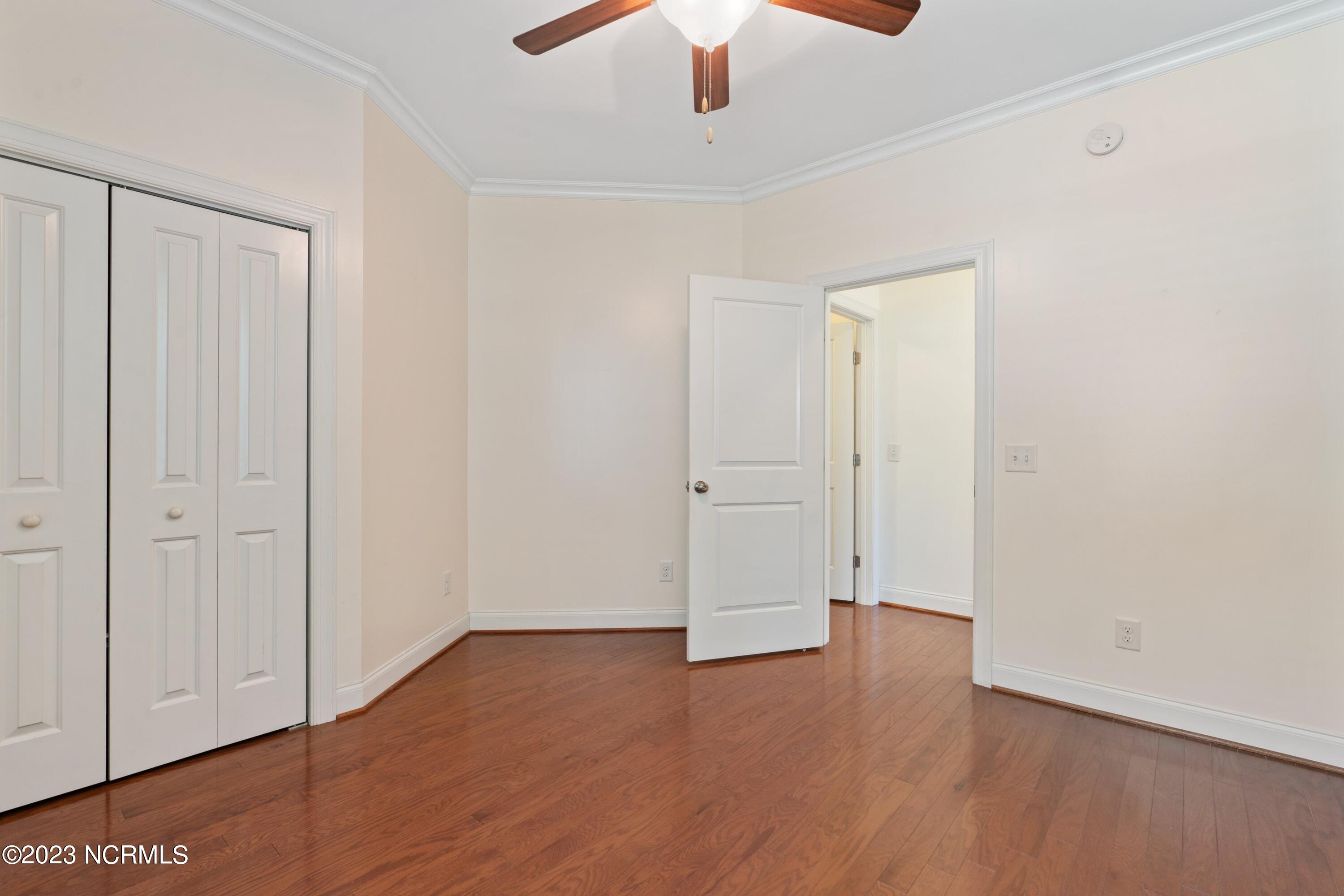 390 Southbend Court NE