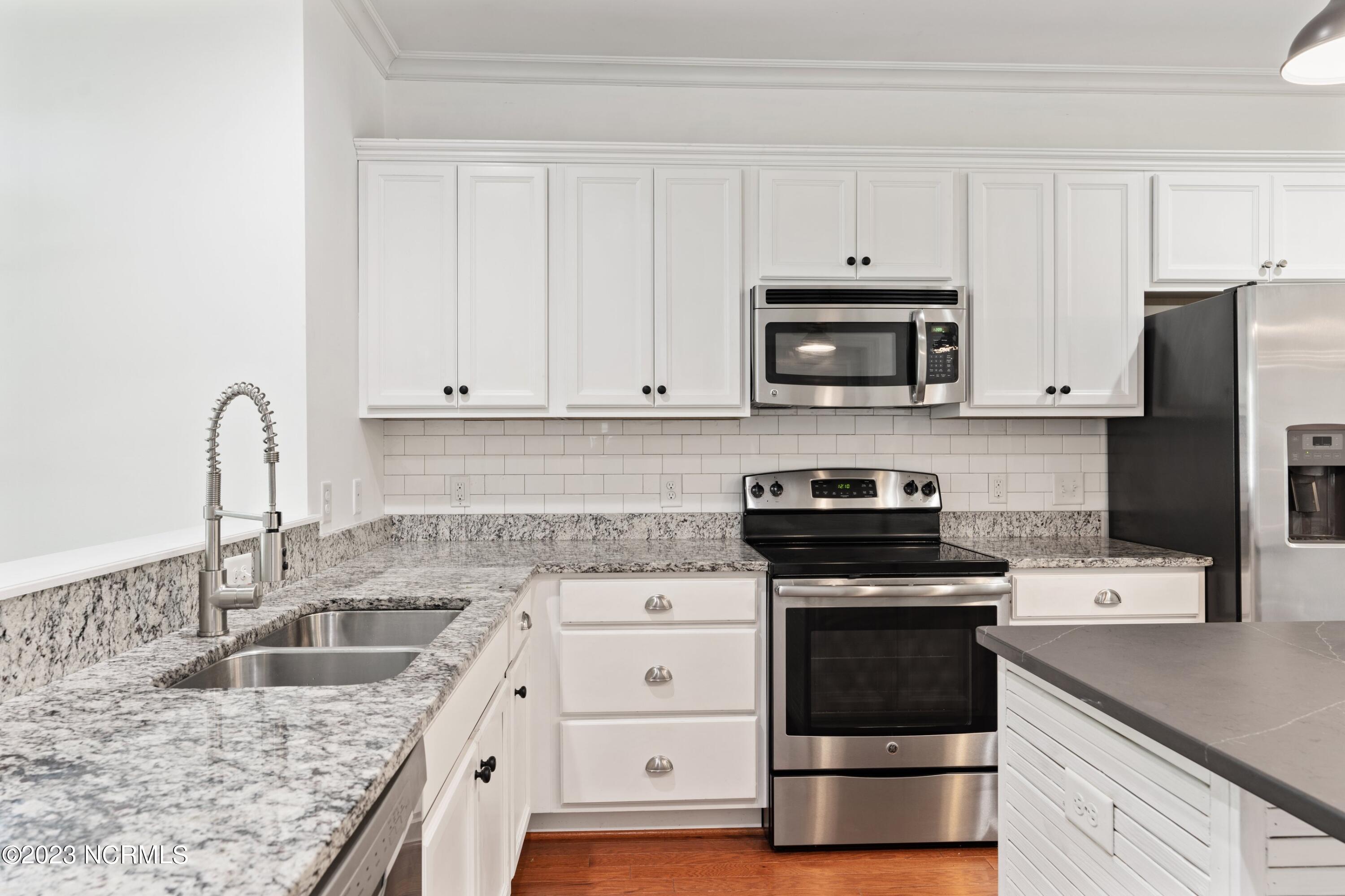 390 Southbend Court NE