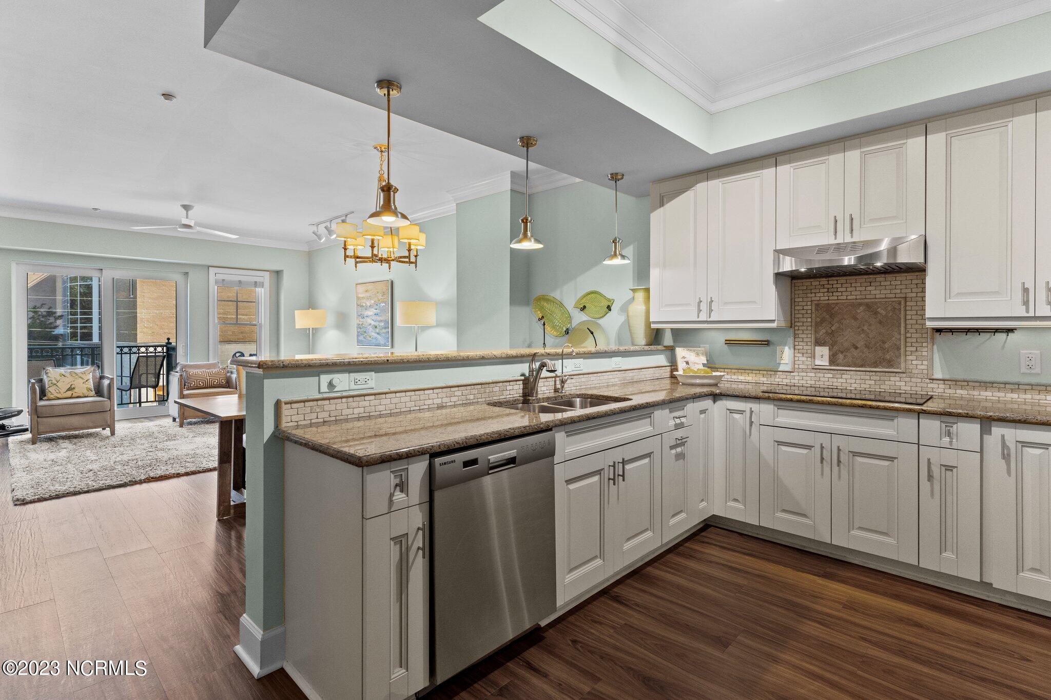 124 Walnut Street, Apt 206