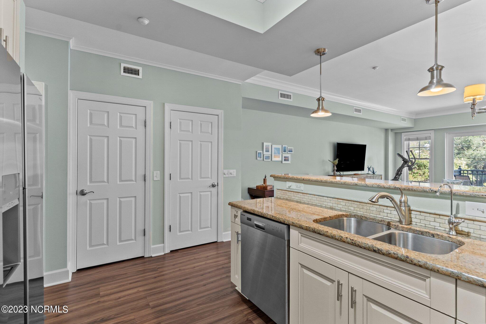 124 Walnut Street, Apt 206