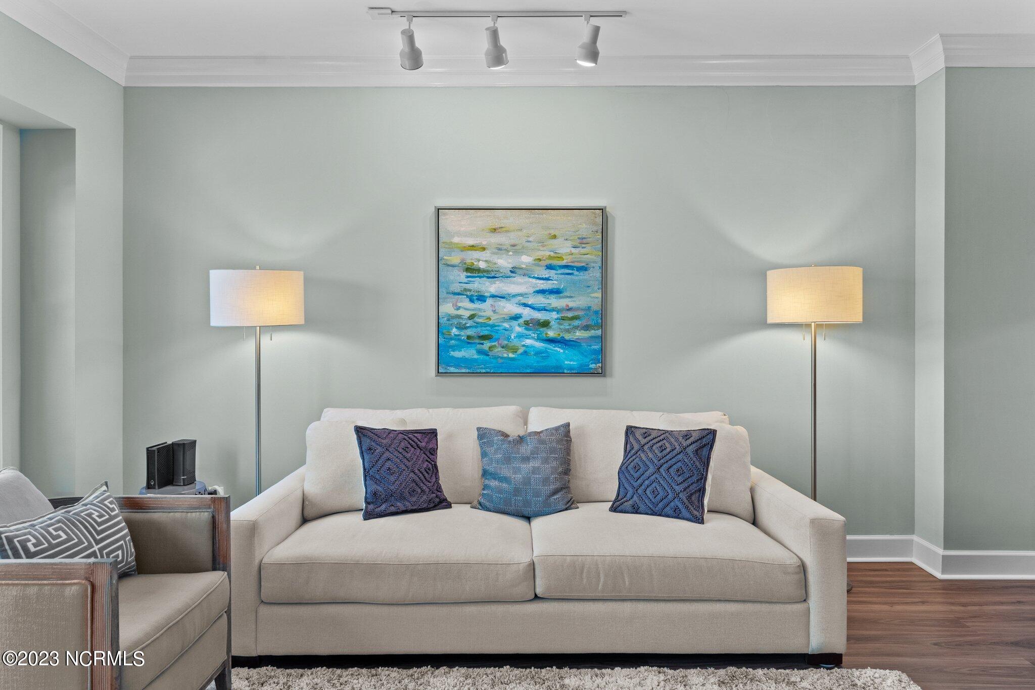 124 Walnut Street, Apt 206