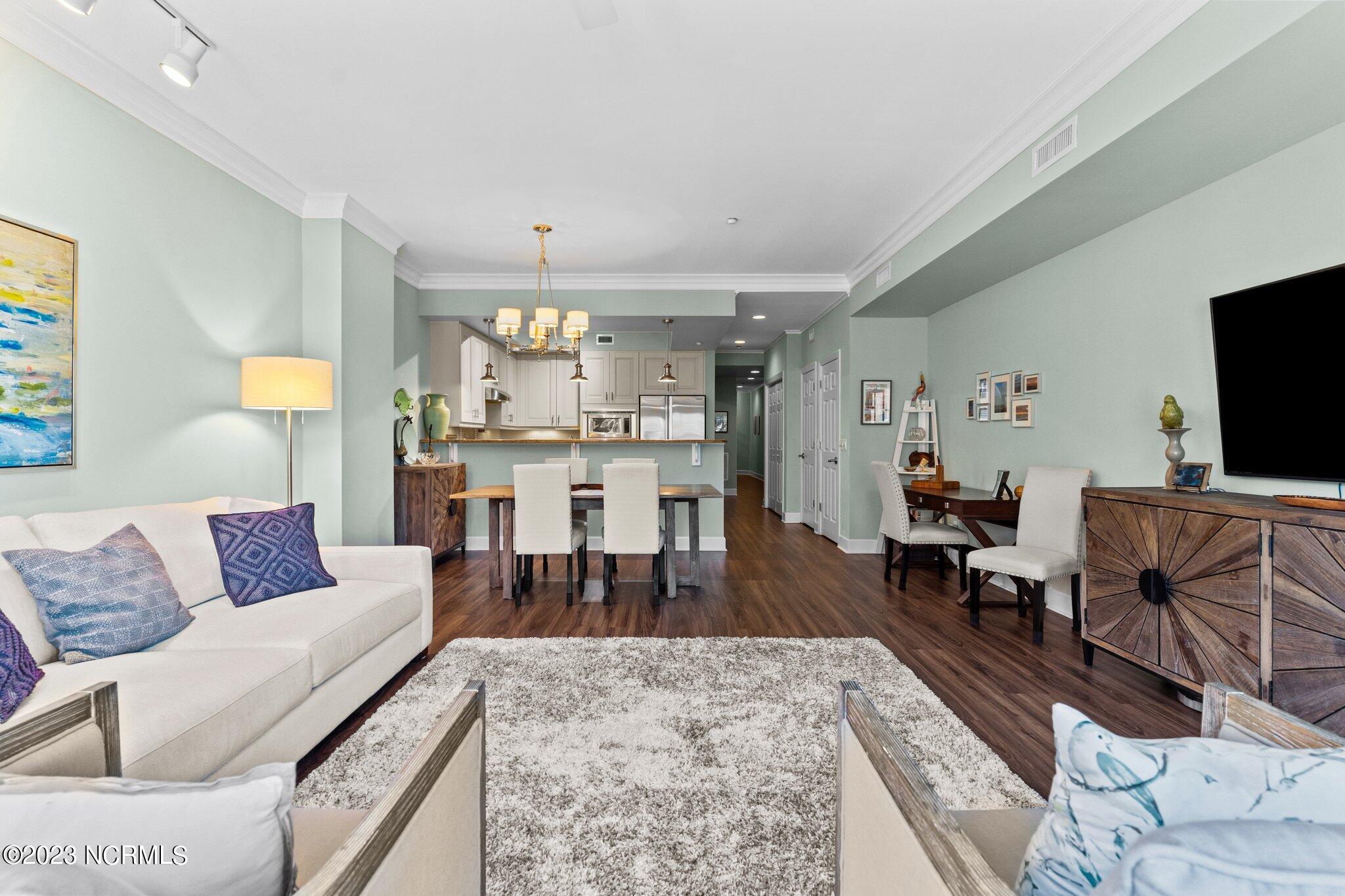 124 Walnut Street, Apt 206