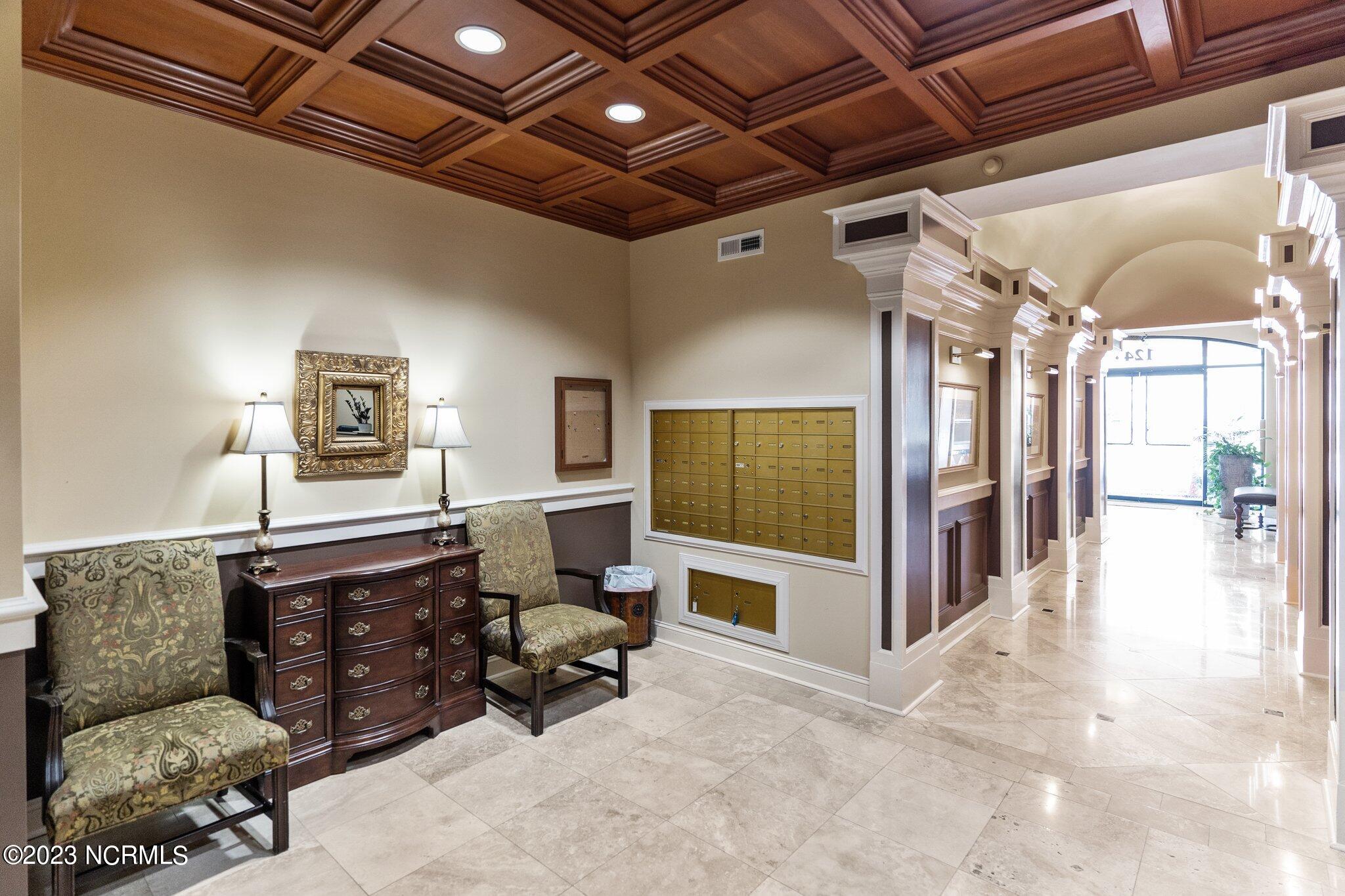 124 Walnut Street, Apt 206