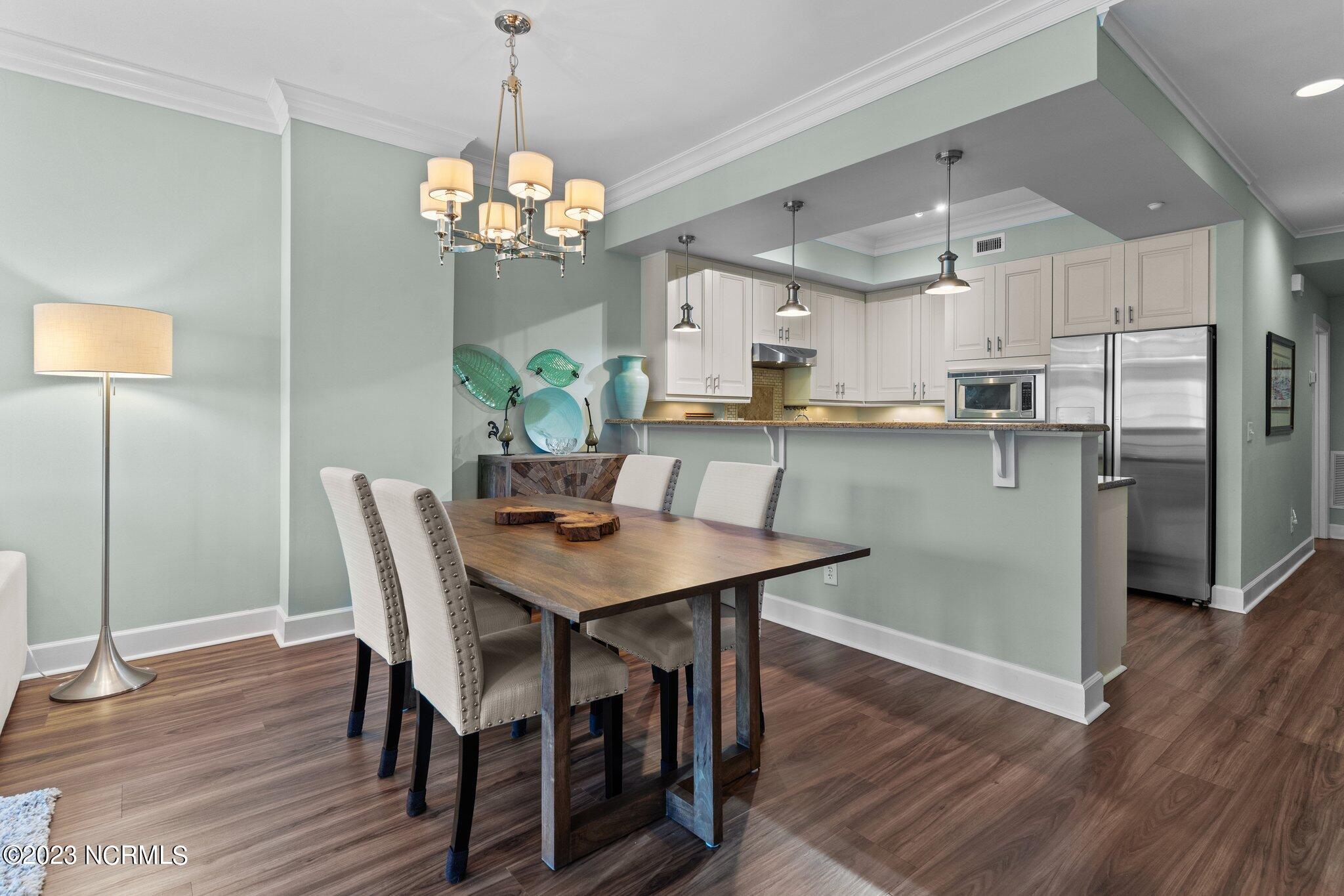 124 Walnut Street, Apt 206