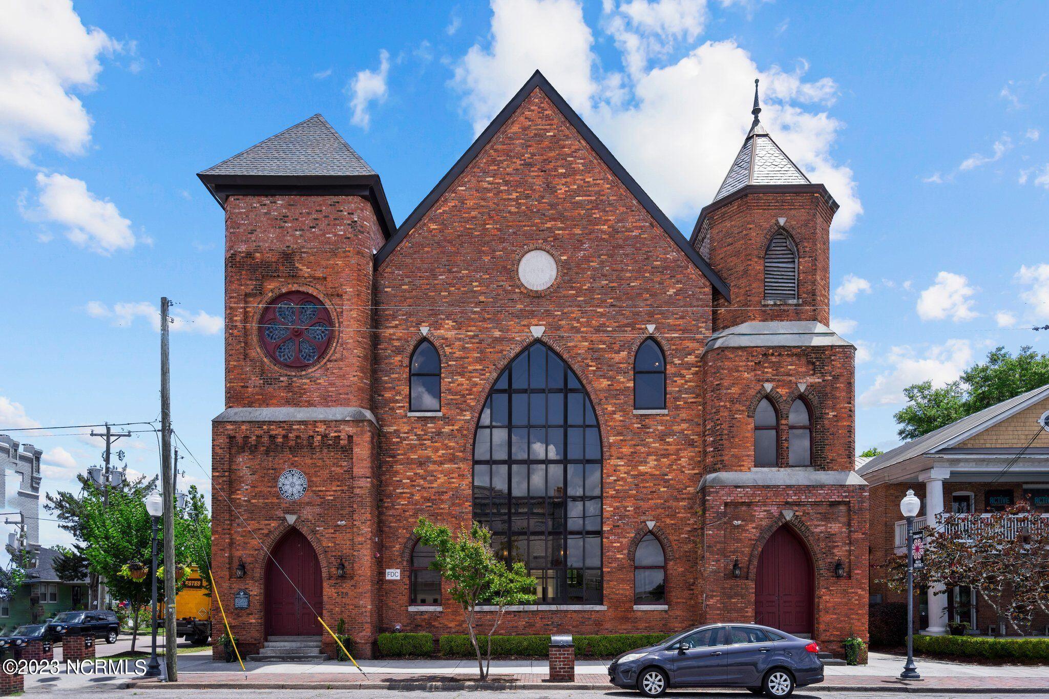 124 Walnut Street, Apt 206