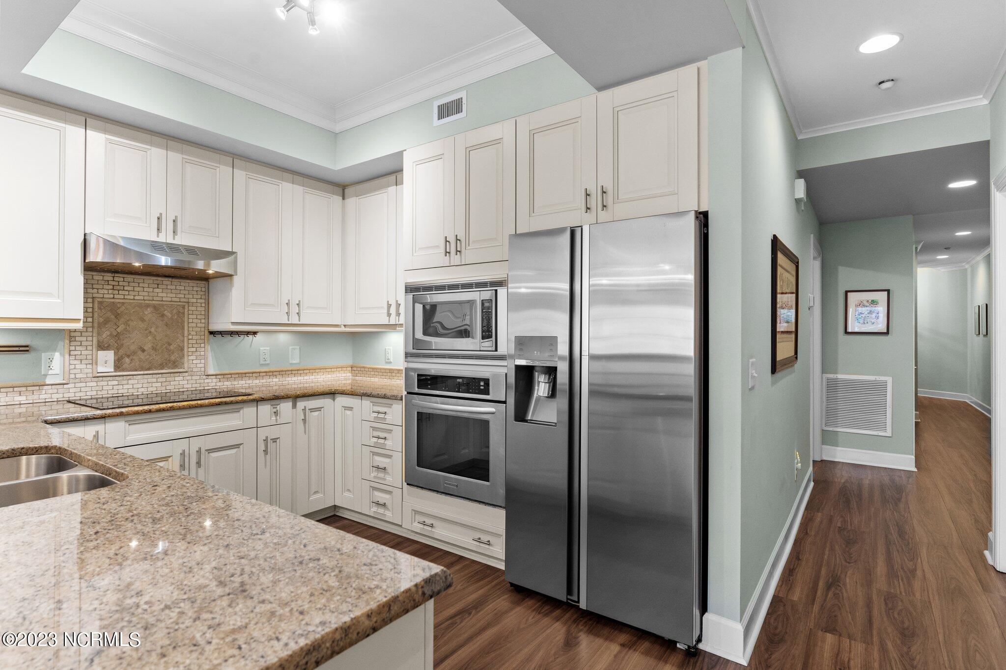 124 Walnut Street, Apt 206