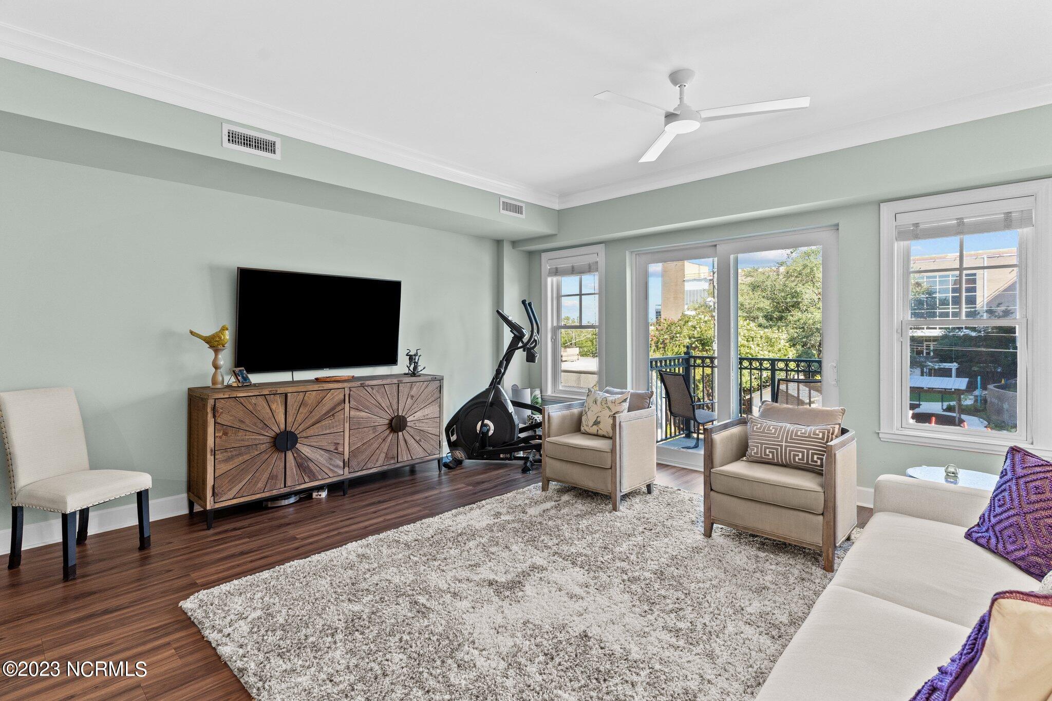 124 Walnut Street, Apt 206