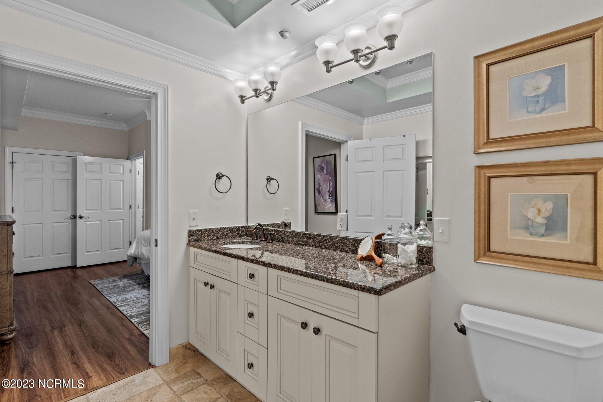 124 Walnut Street, Apt 206