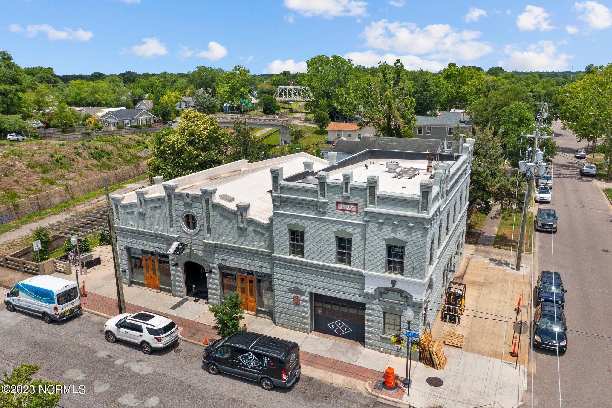 124 Walnut Street, Apt 206