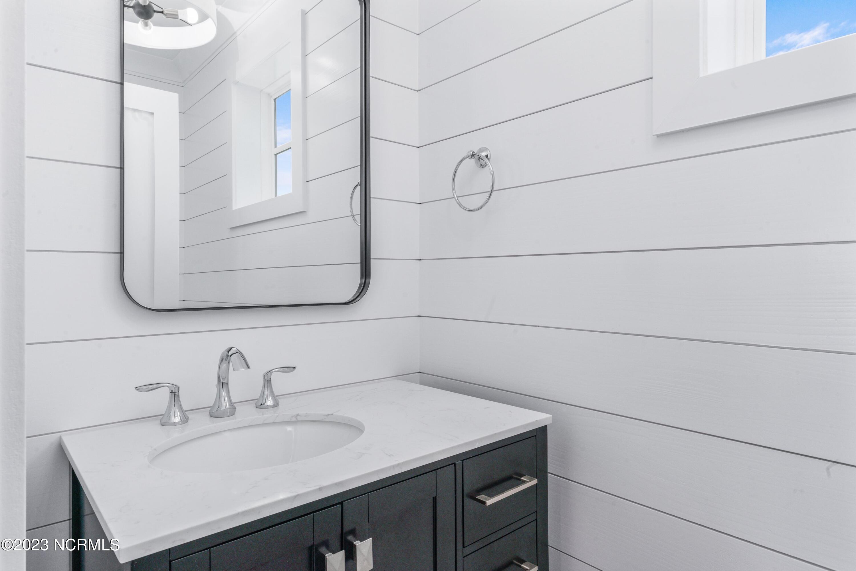 903 Carolina Beach Avenue N