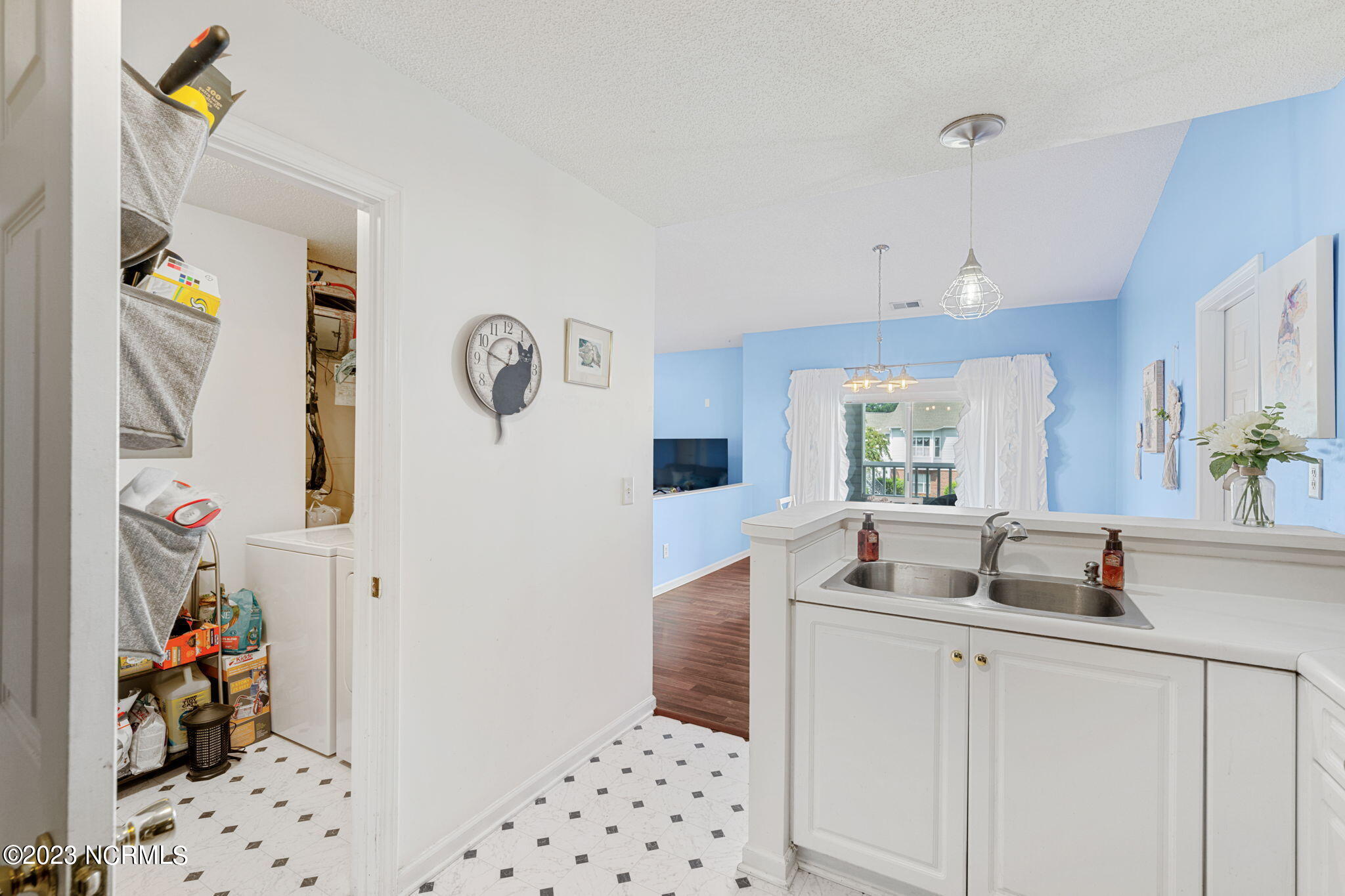 4140 Breezewood Drive Apt 203